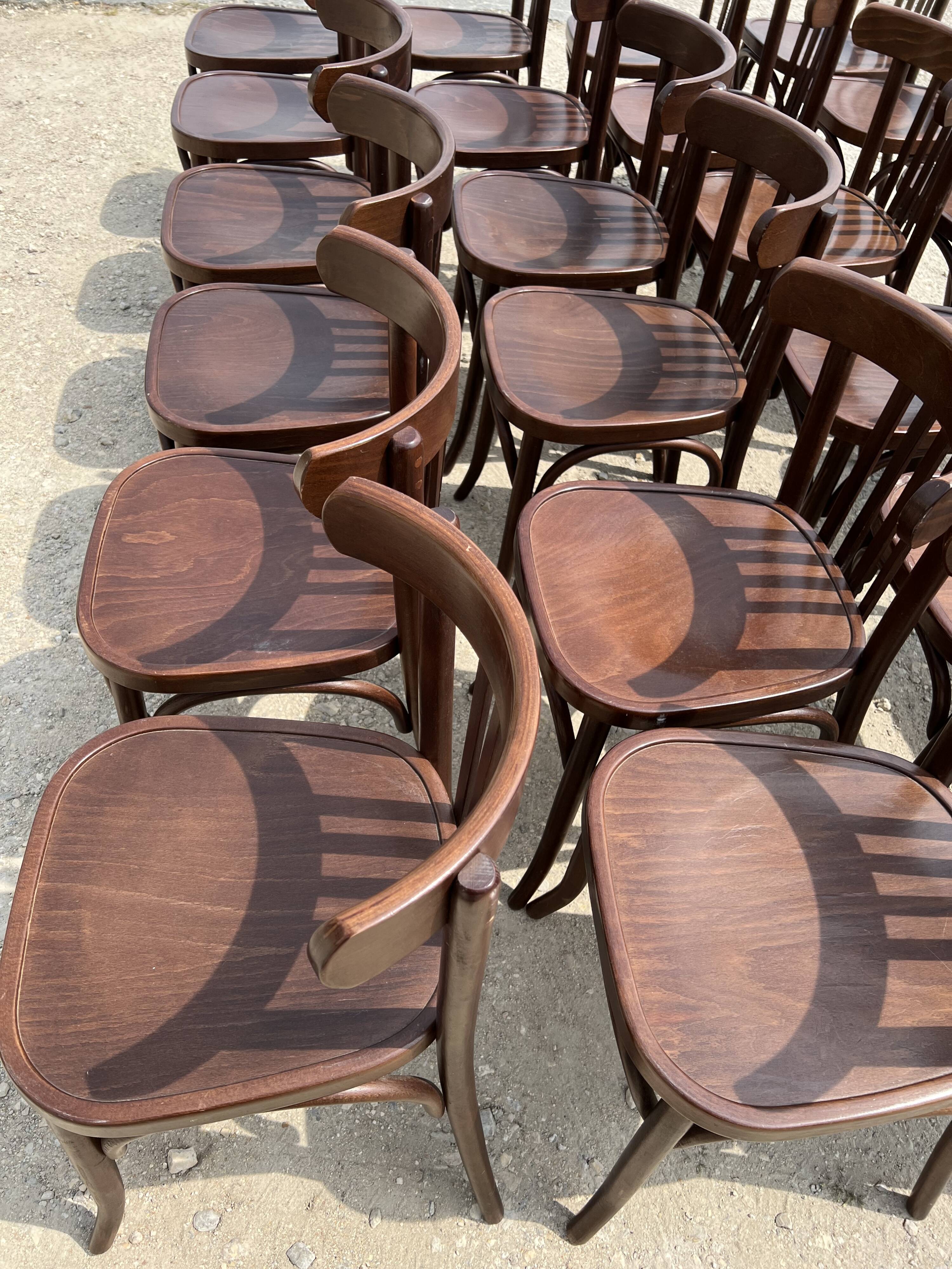 Set of 17 bistro chairs with bars