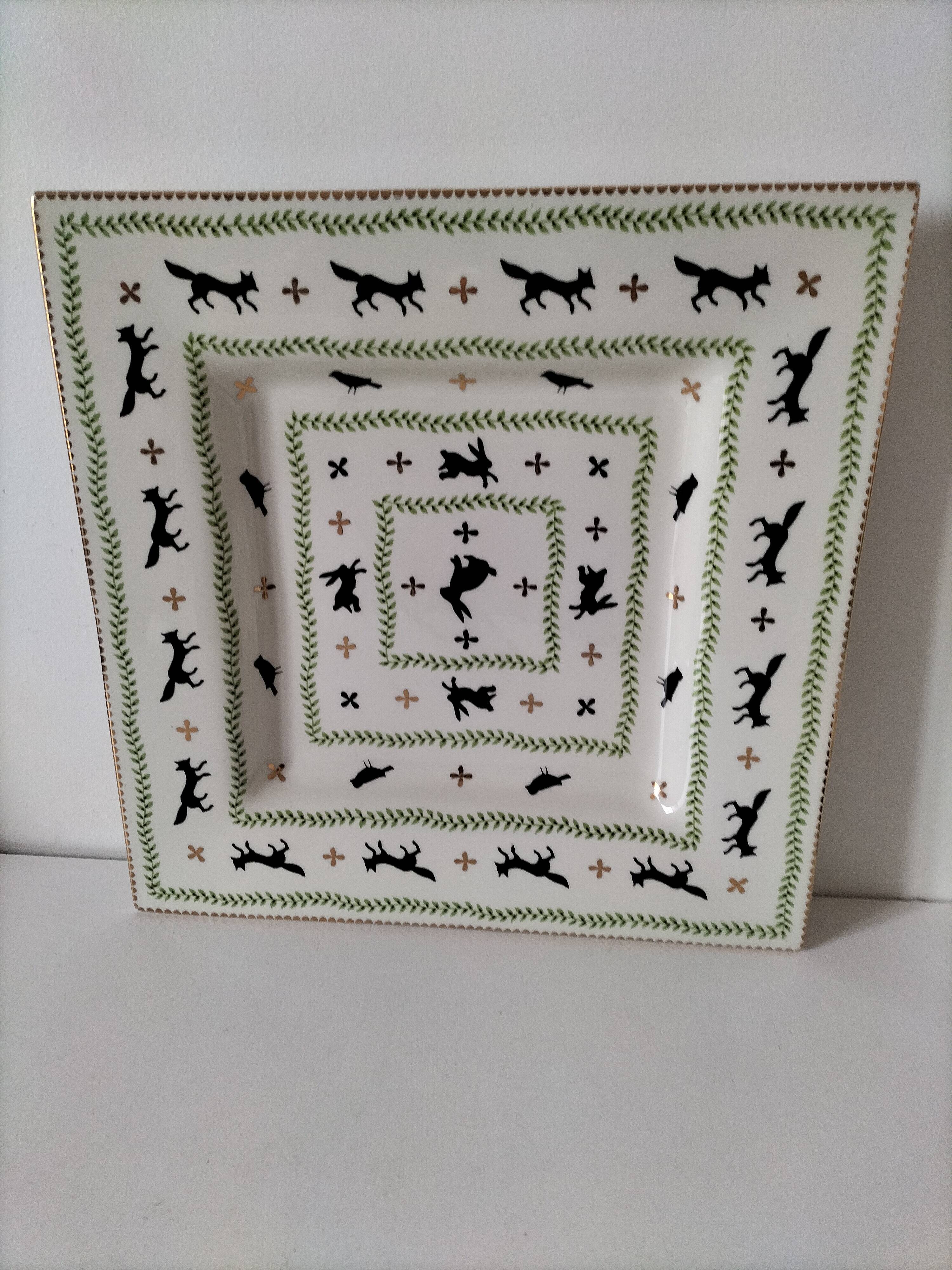 Large square dish RB Bernarda with animal decoration.