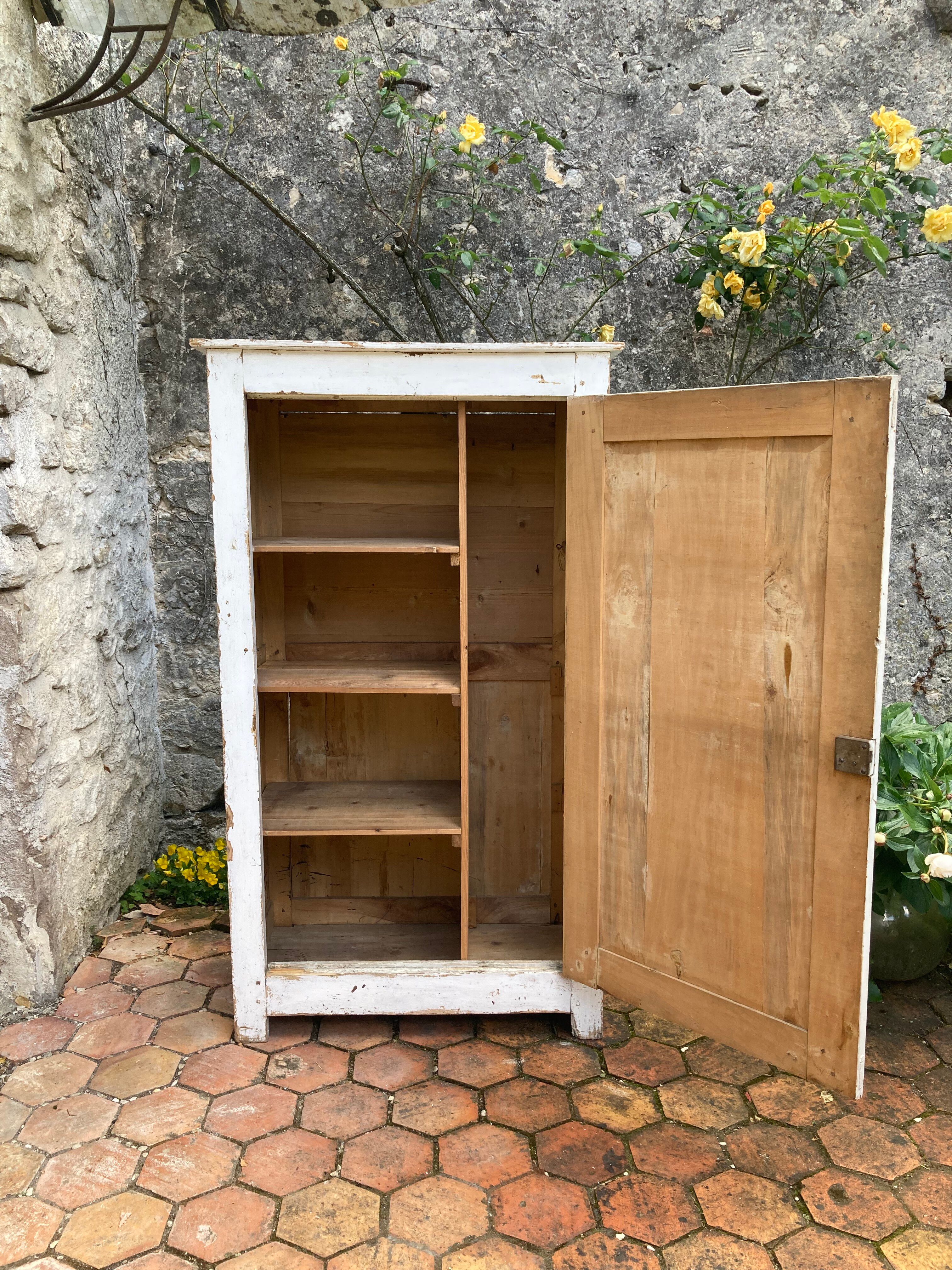 Armoire ancienne - bonnetière parisienne