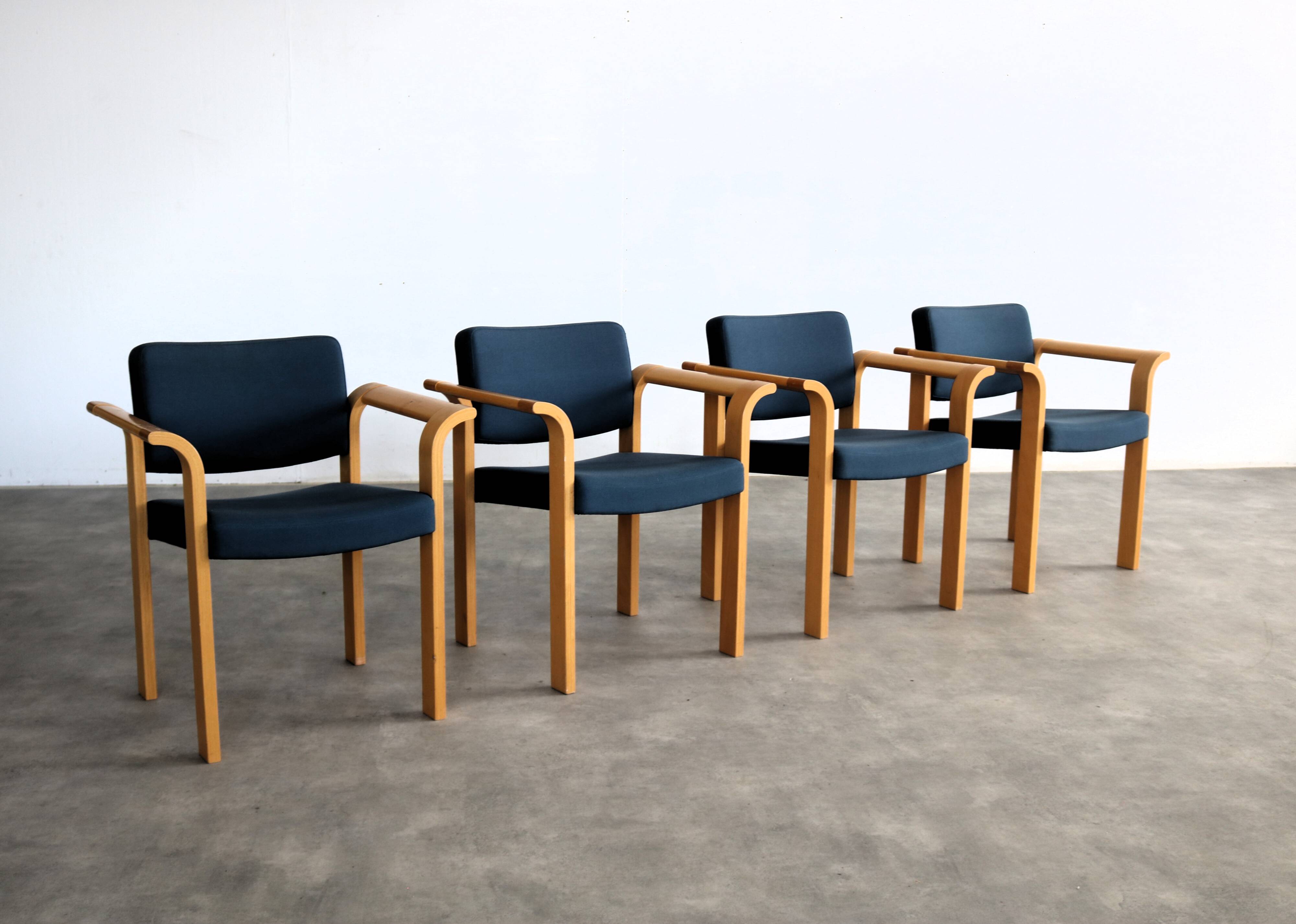 Vintage chairs | dining chairs | Magnus Olesen