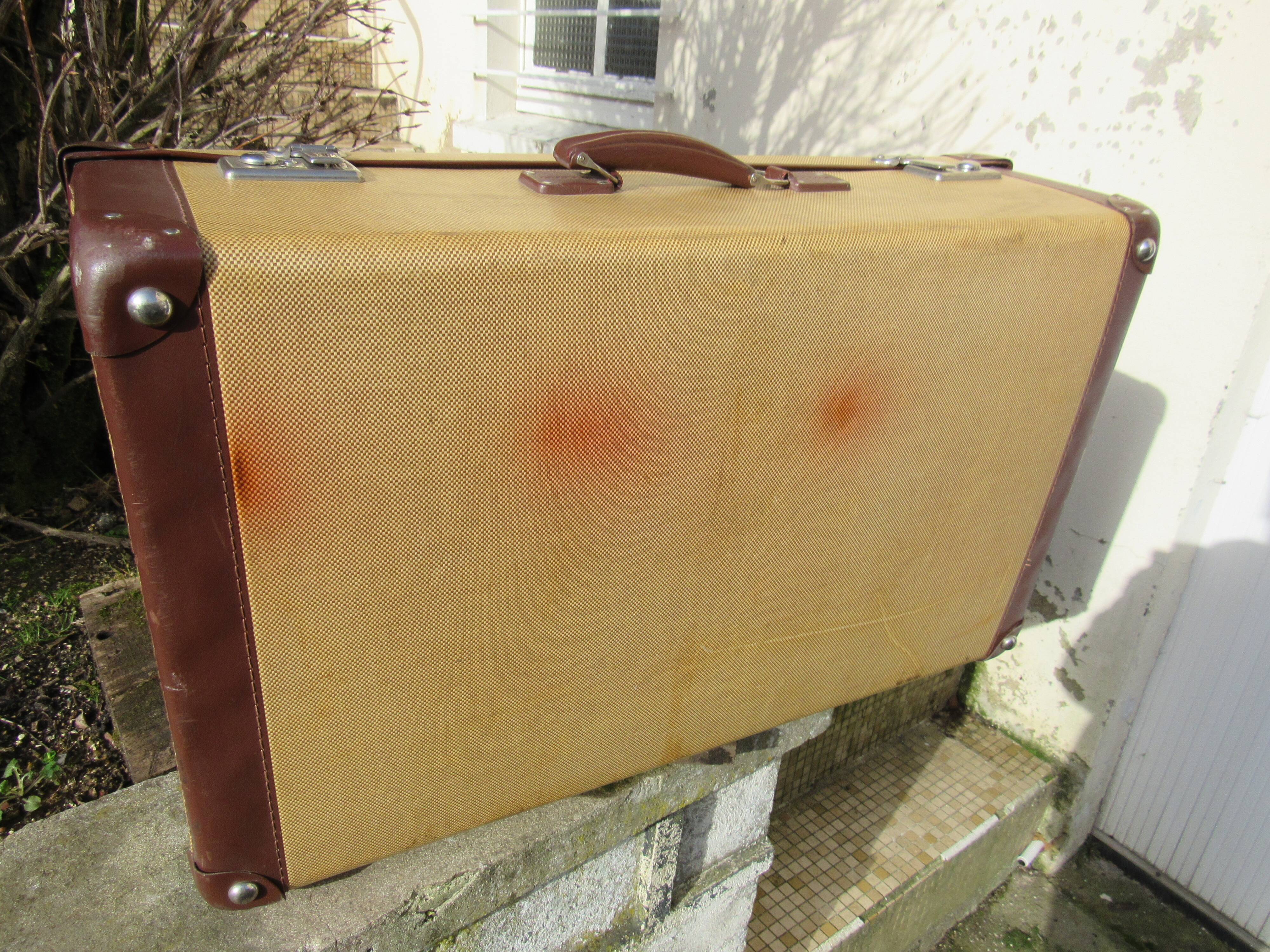 Cardboard suitcase years 40