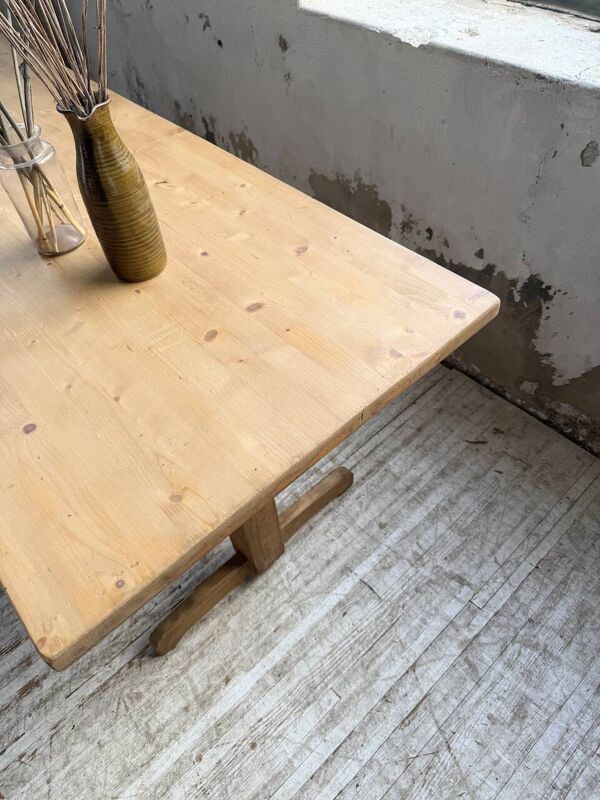 Table de repas pin mobilier de montagne perriand