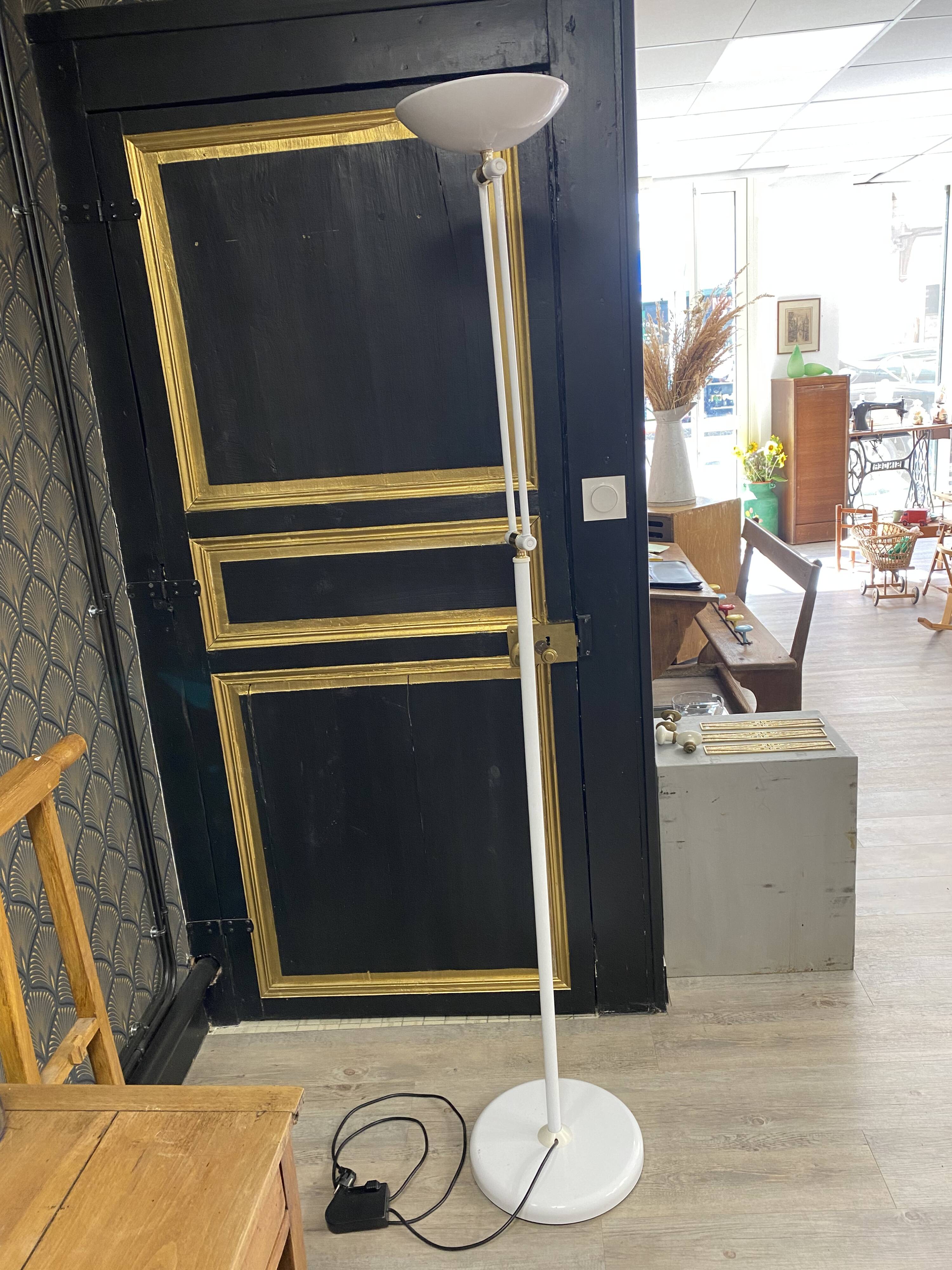 Ilmo vintage white lacquered metal halogen floor lamp, Italy, 1970s