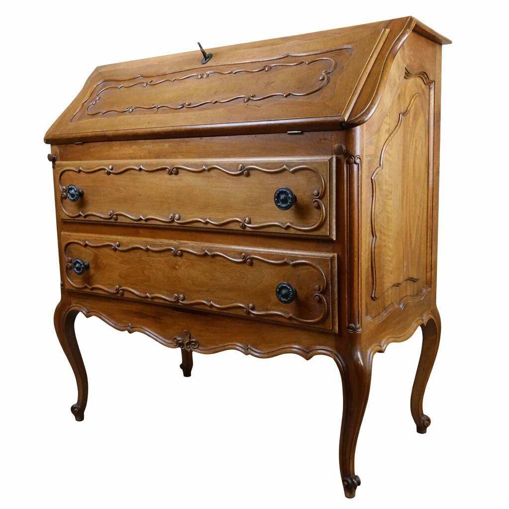 Louis XV style writing desk in walnut – 20th century