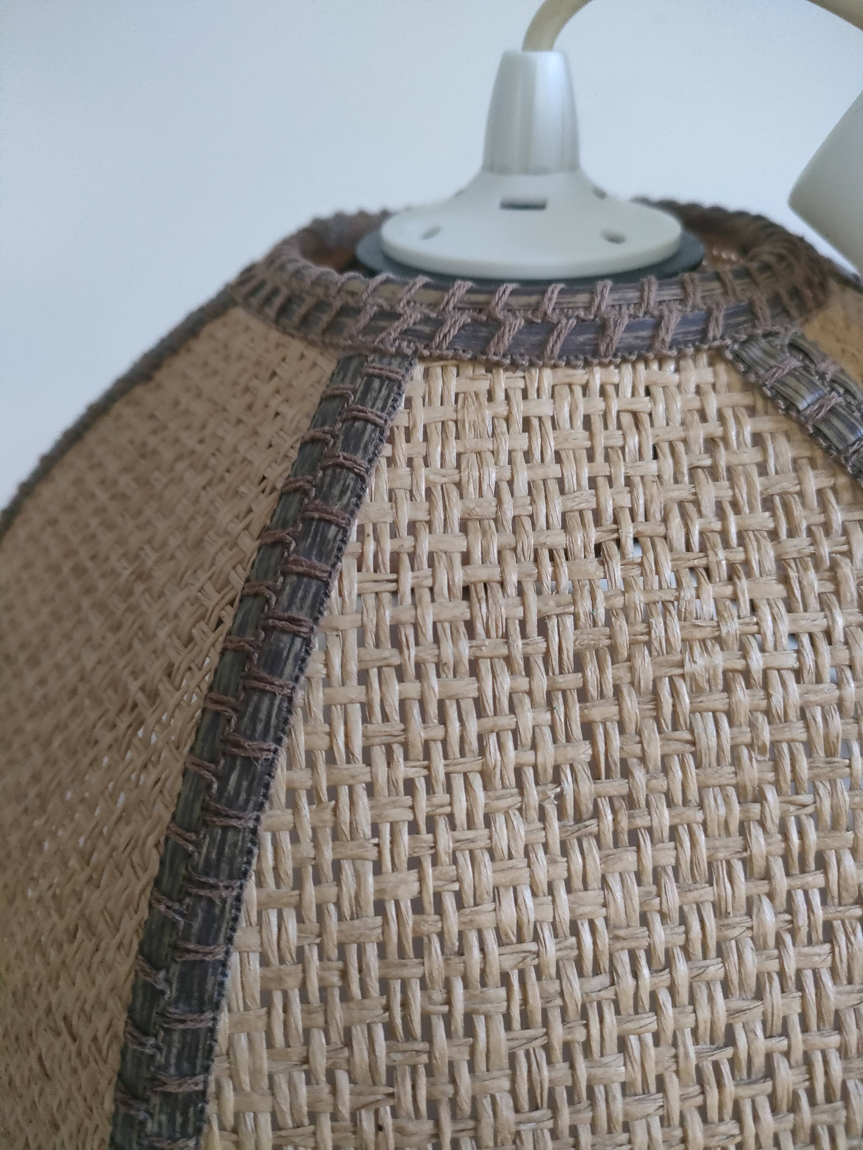 Lamp raffia
