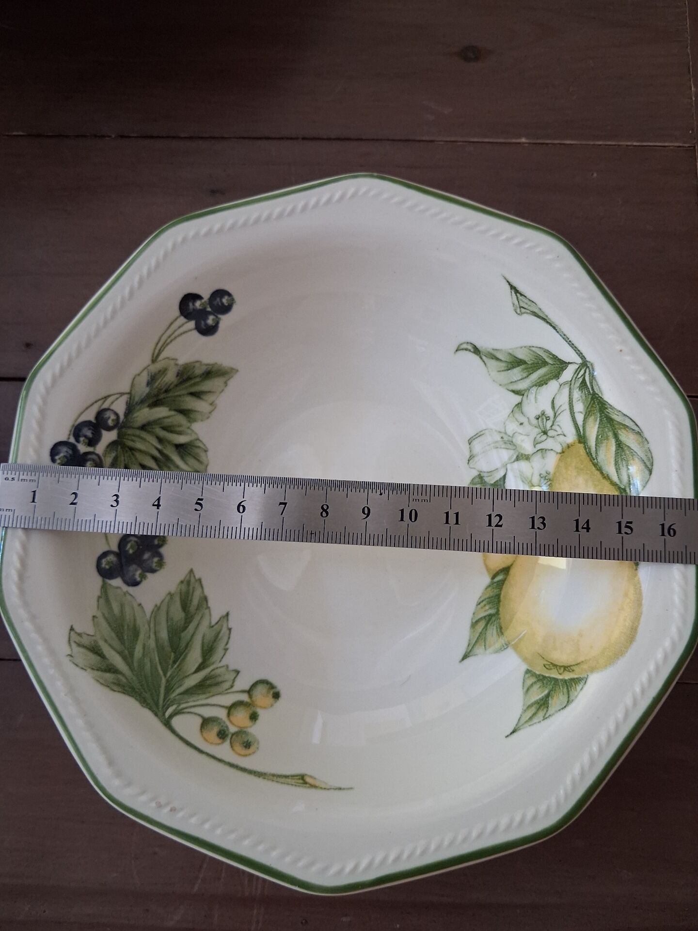 Deep dessert plates The Chartwell collection Churchill England