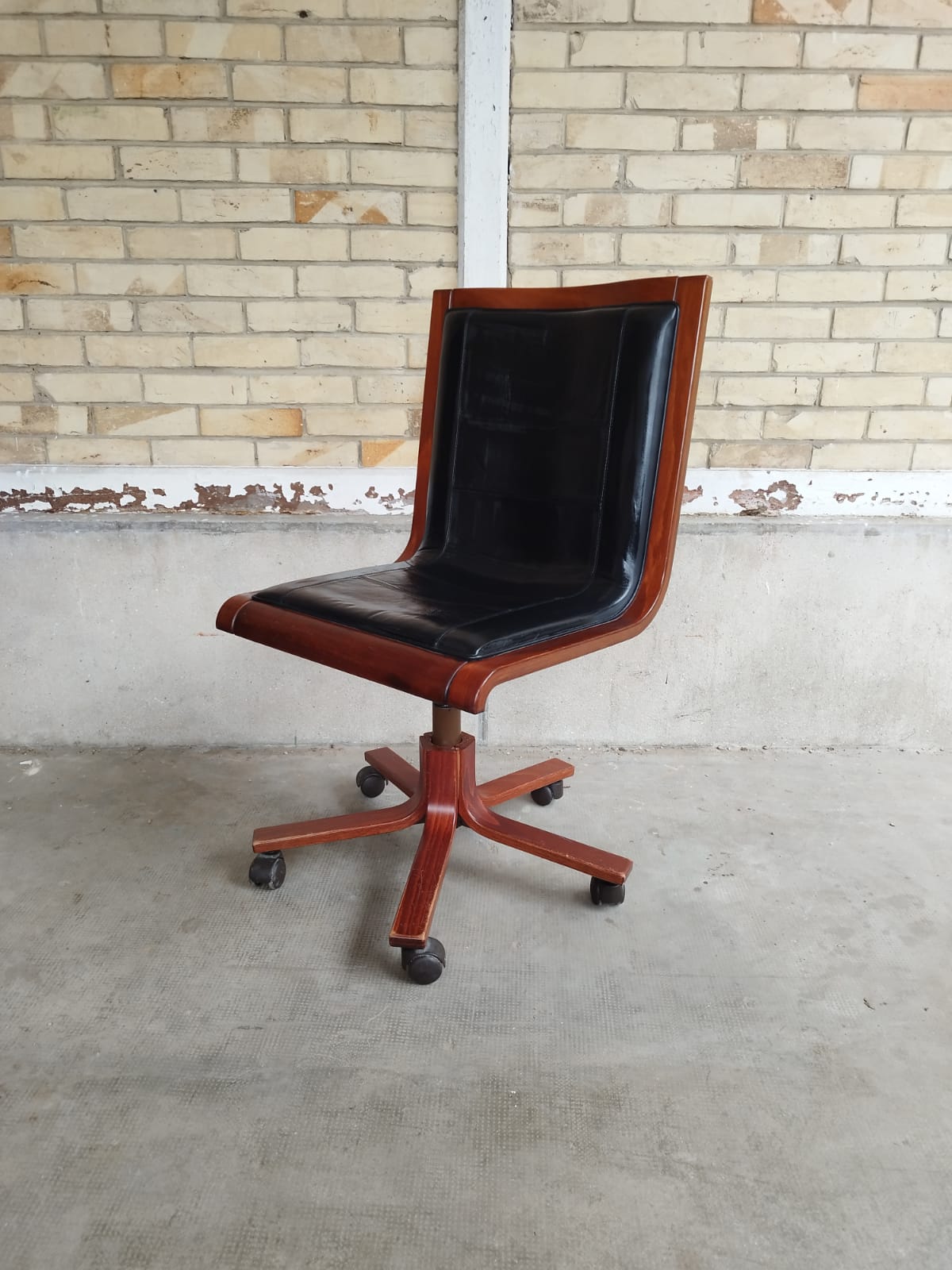 Scandinave armchair co.fe.mo - italy 1970