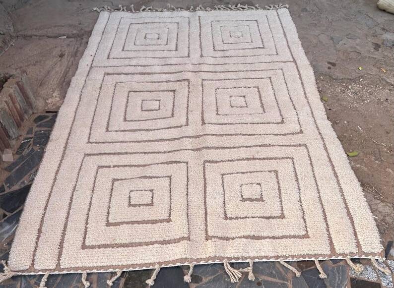 Handmade Moroccan rug, authentic Berber rug, 150/250 cm.