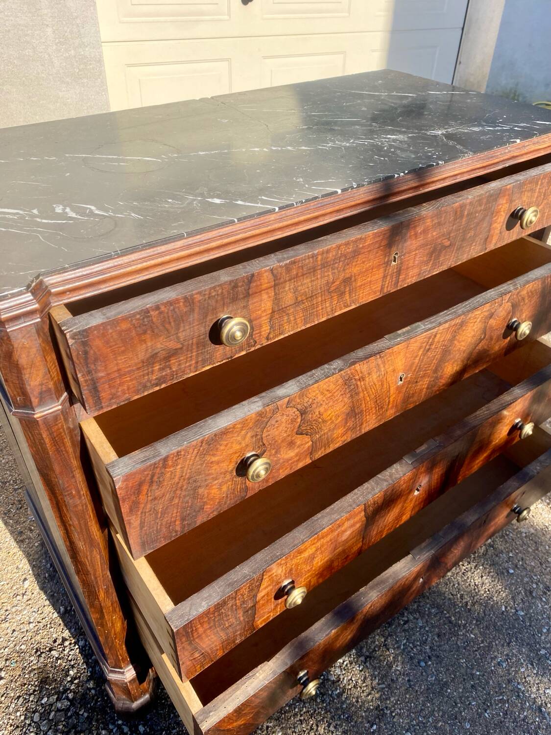 Commode ancienne Louis Philippe avec plateau marbre noir