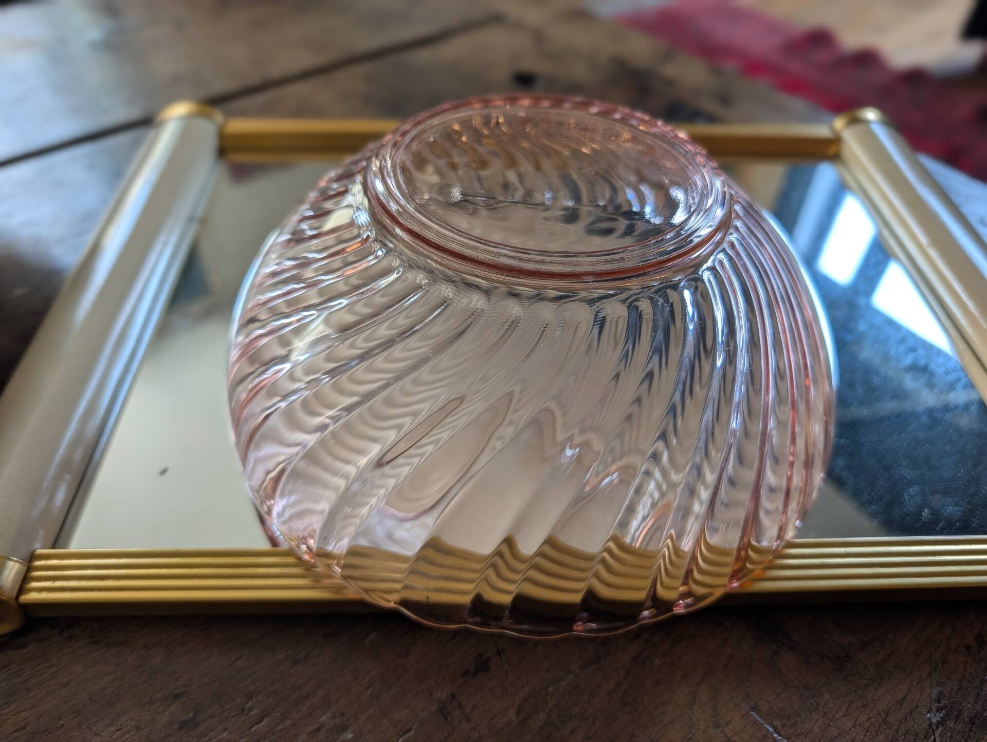 Saladier Arcoroc Rosaline rose – années 70