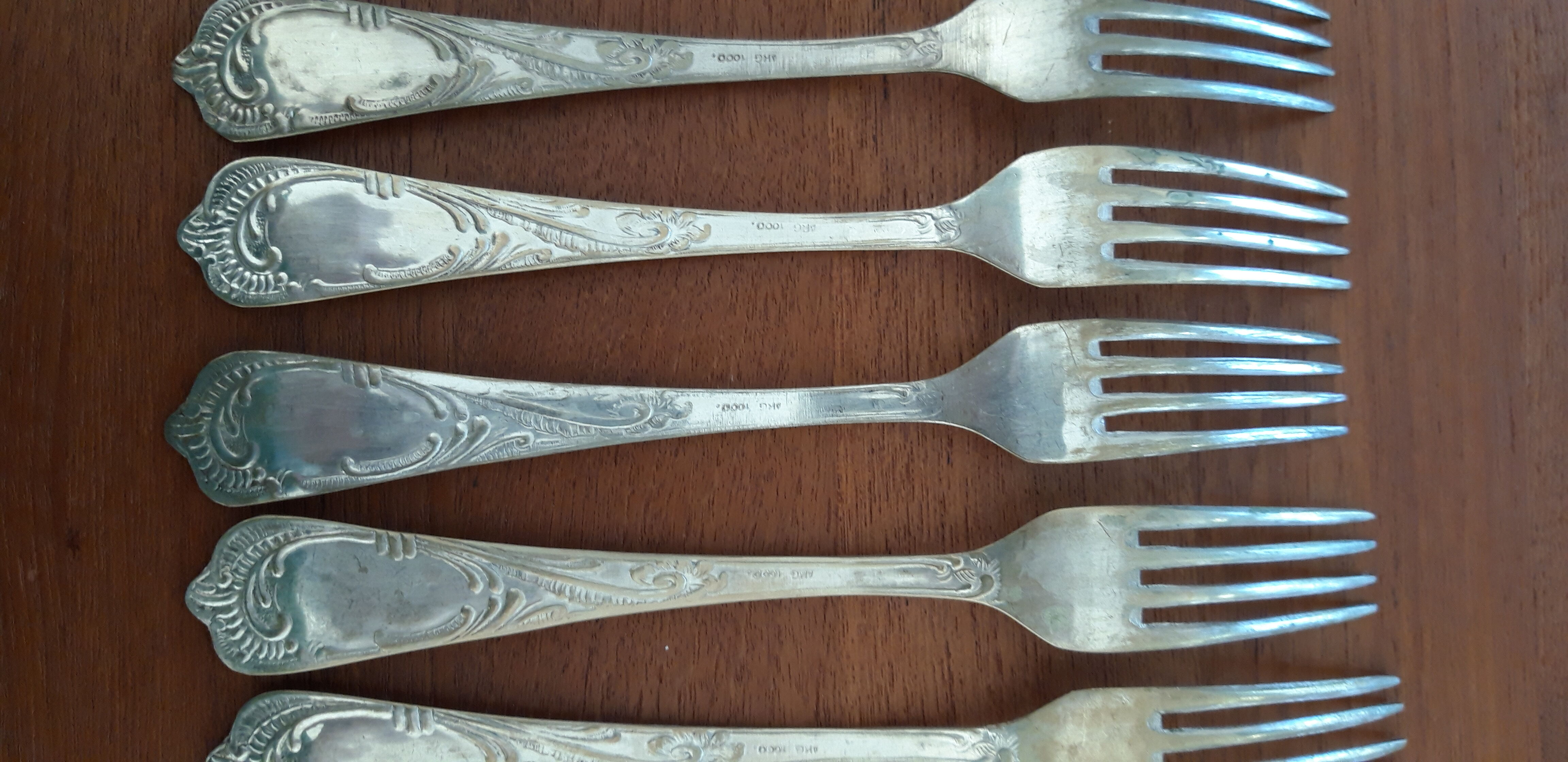 Set of silvered metal cutlery 1/1000th