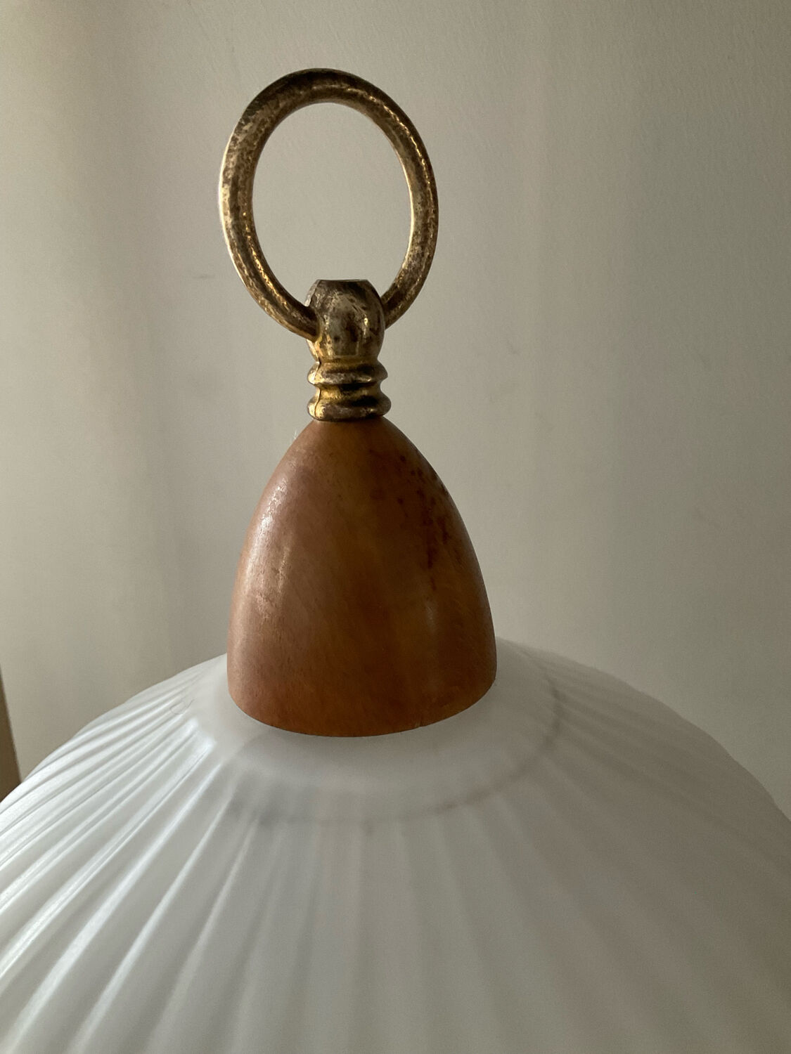 Tripod lamp in opaline and teak from the 60s