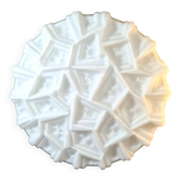 Applique Peill & Putzler Sixties en Opaline Blanche – Motif Géométrique