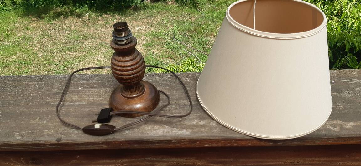 Art Deco turned wood lamp
