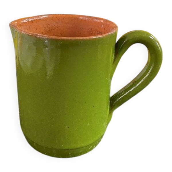 Petit pichet vernissé bicolore vert en terre cuite  hauteur 12 cm