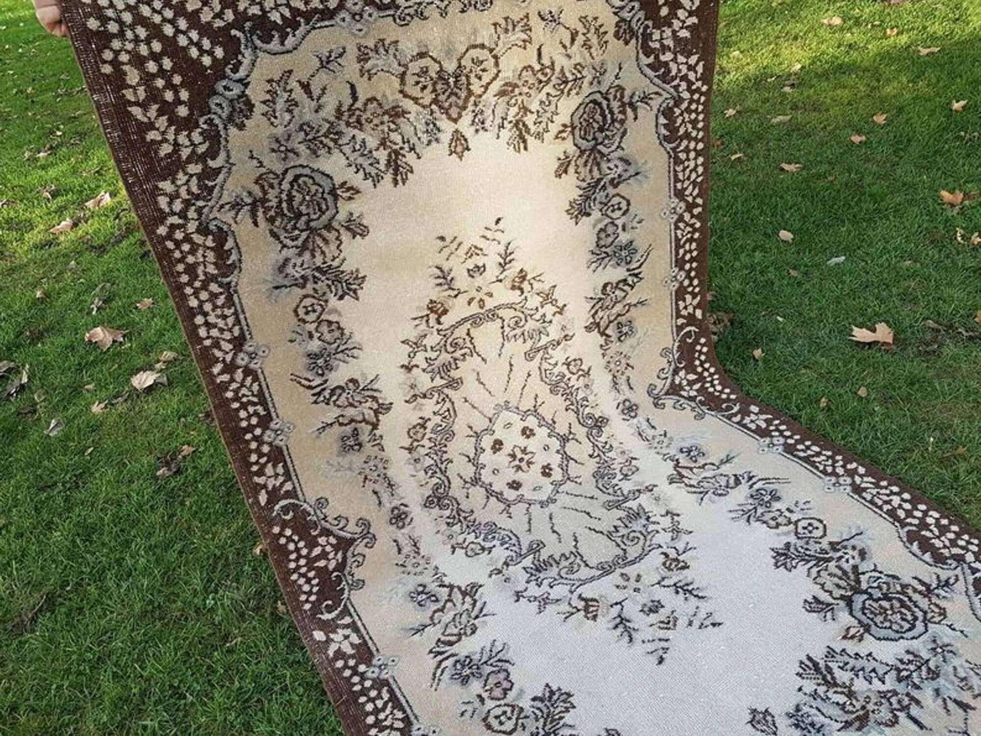 Vintage handmade Turkish rug 118x220 cm