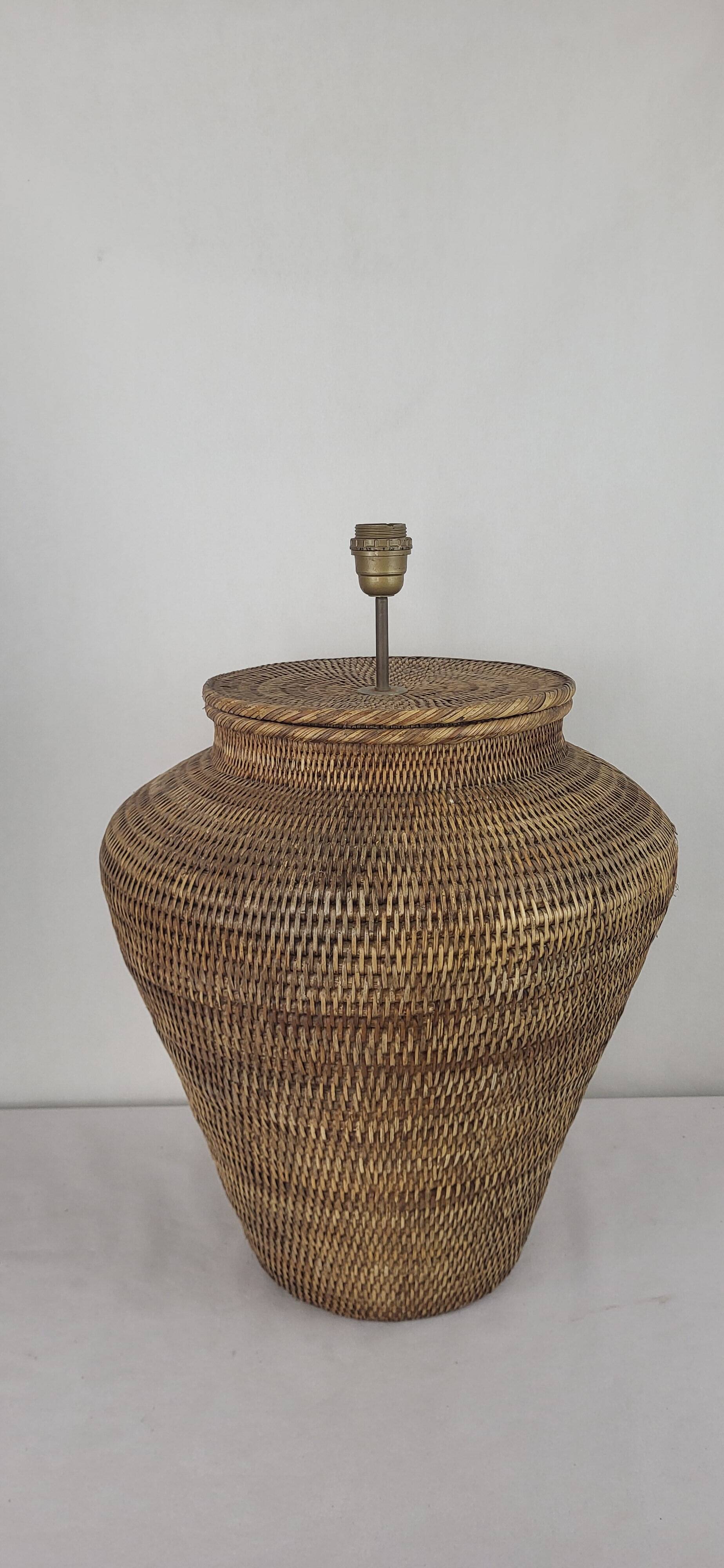 Woven rattan lamp base