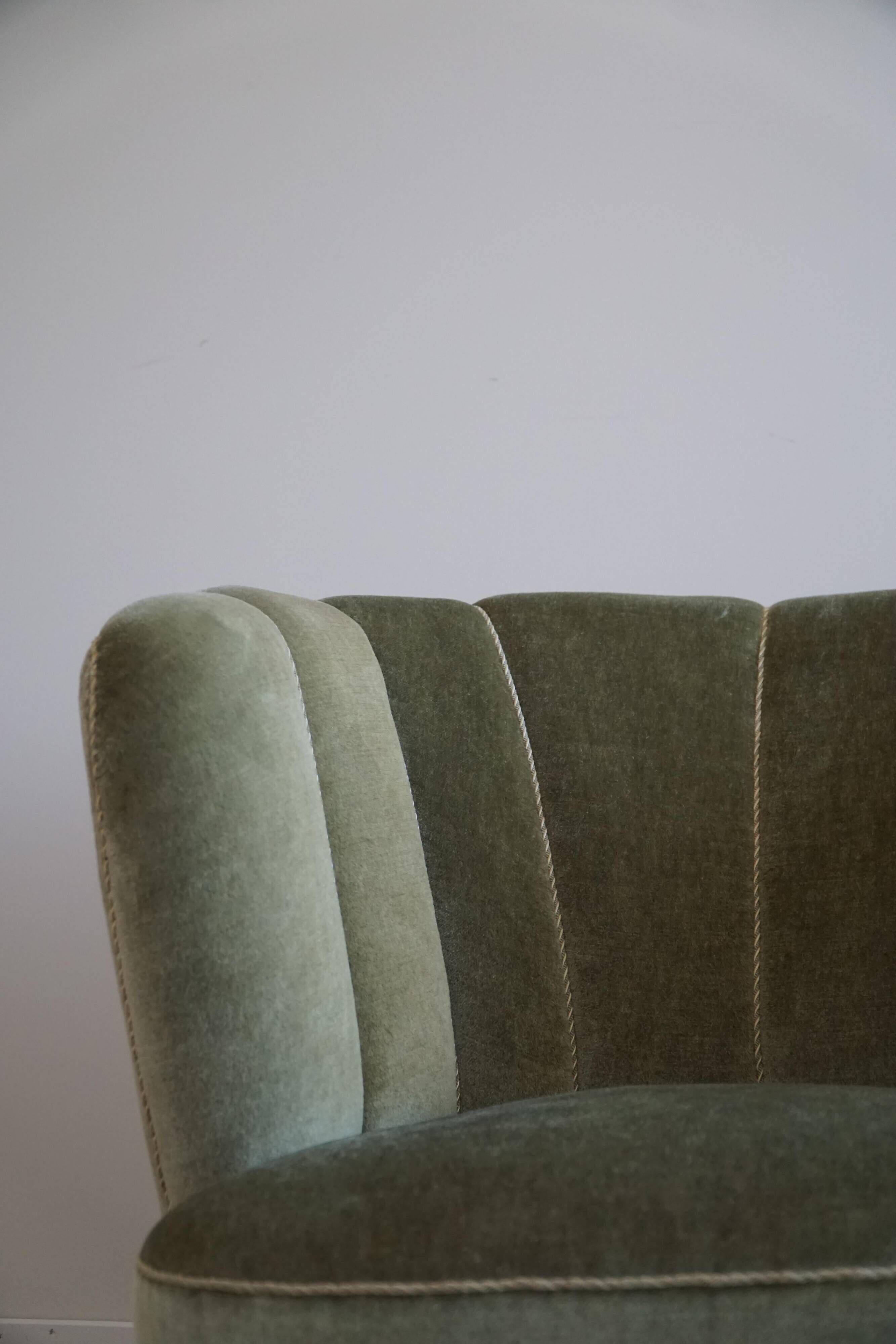 Danish club chair from the mid-20th century, curved, Viggo Boesen style, 1940s.
