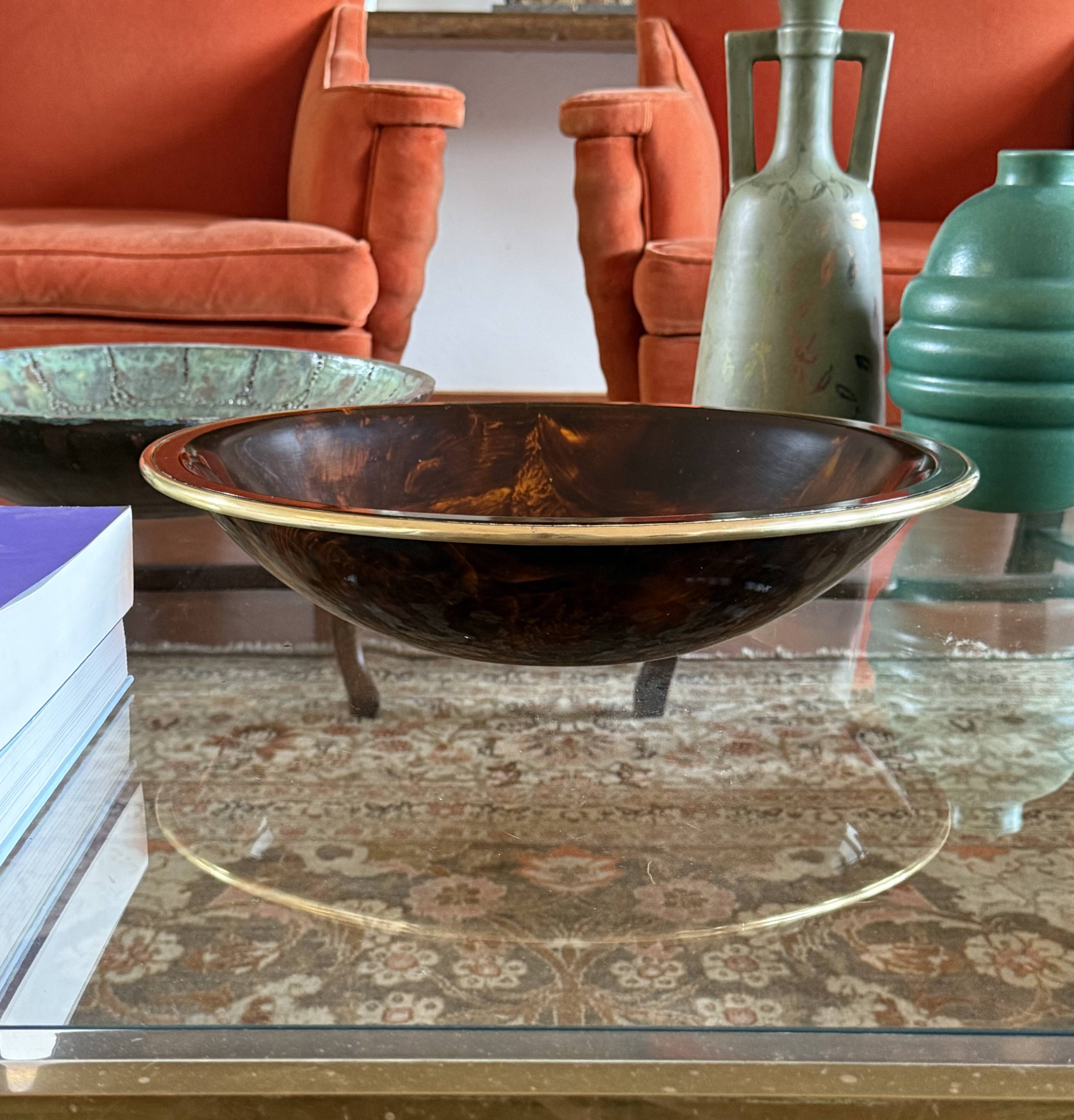 Bol / centre de table en lucite à motif de tortue de style Hollywood Regency, Italie 1970