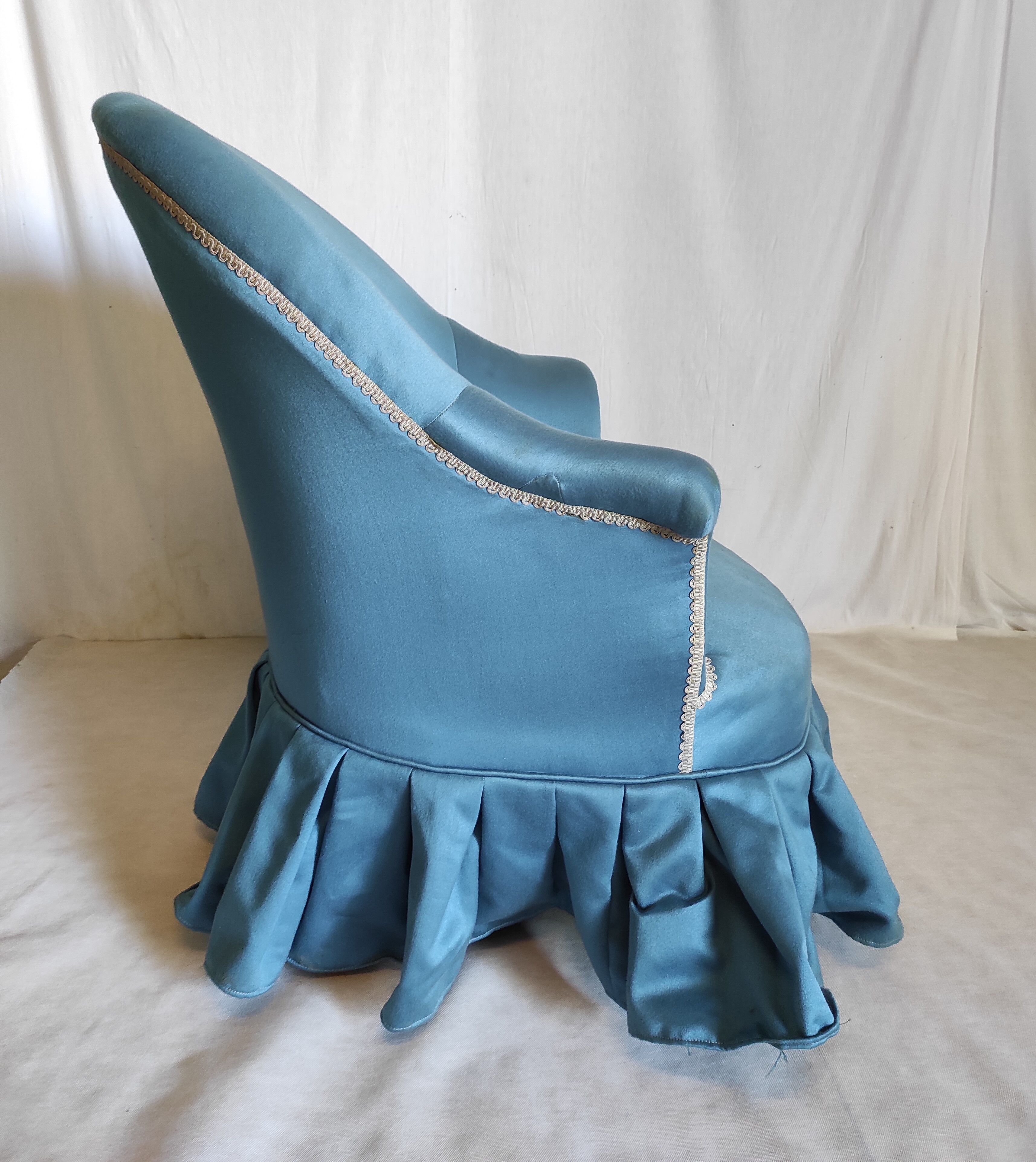 Napoleon III-style toad armchair