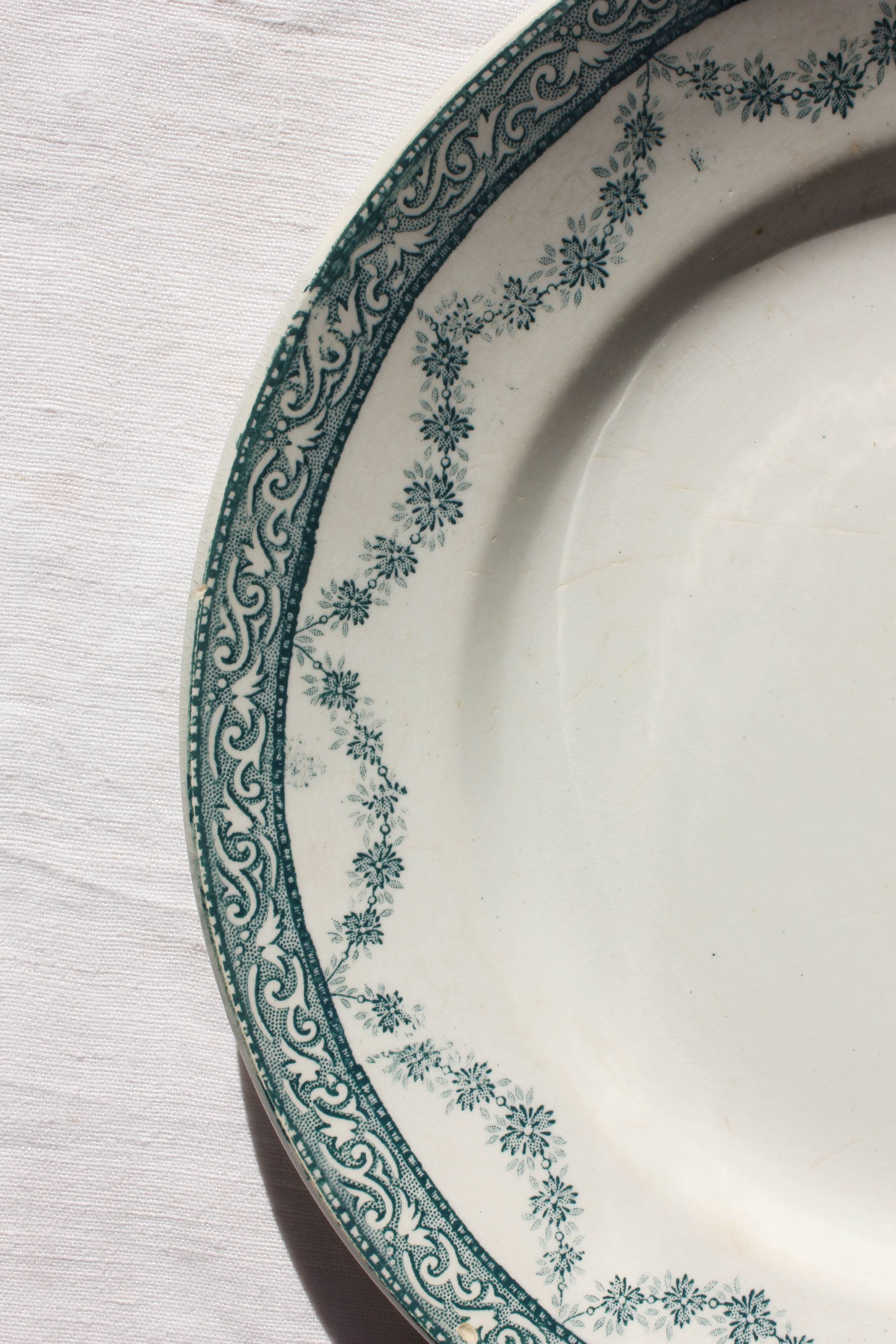 Round dish "Lola" Moulin des Loups & Hamage