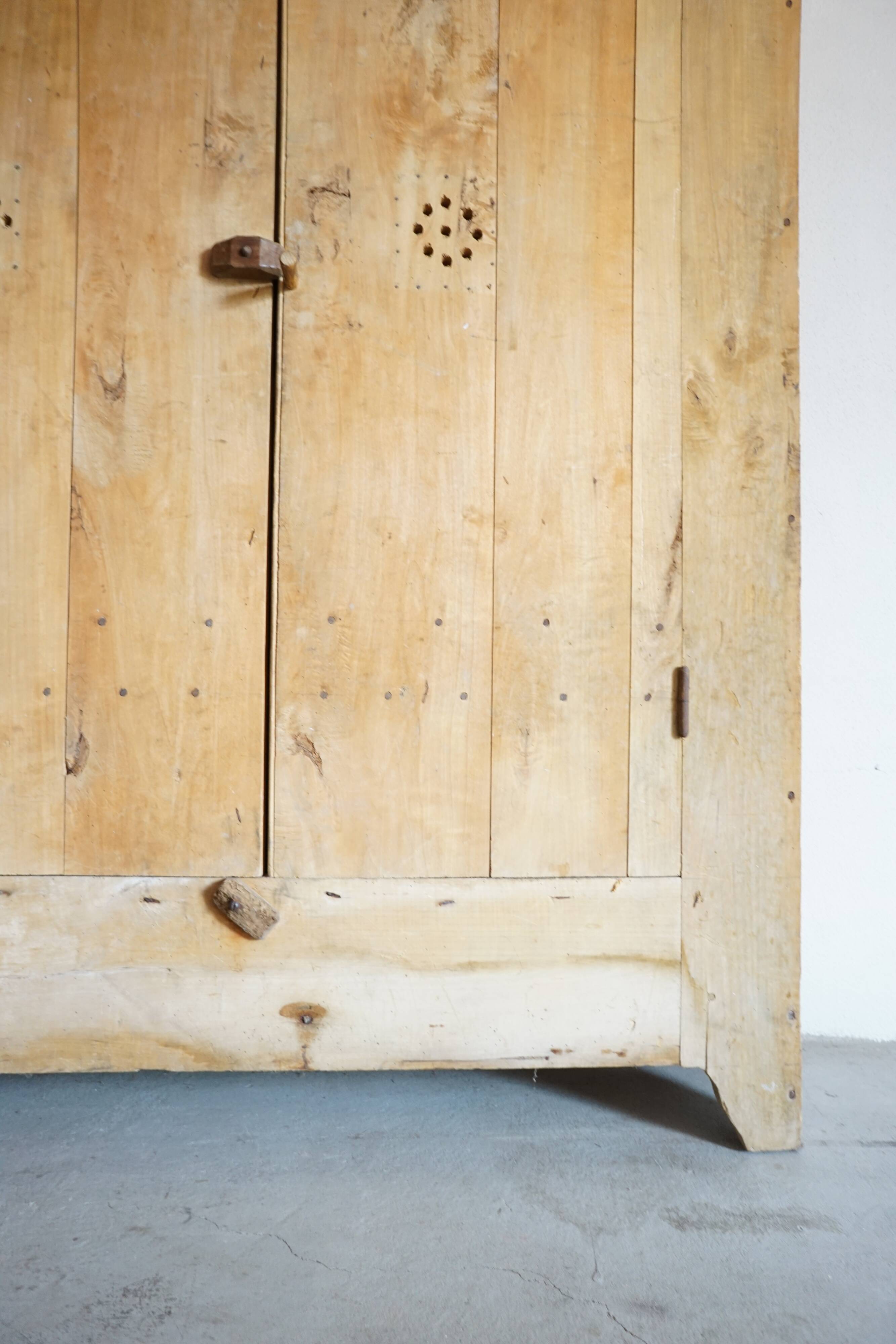 Armoire ancienne