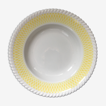6 yellow and white plates