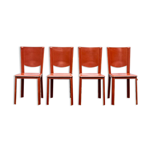 Ensemble de quatre chaises en cuir