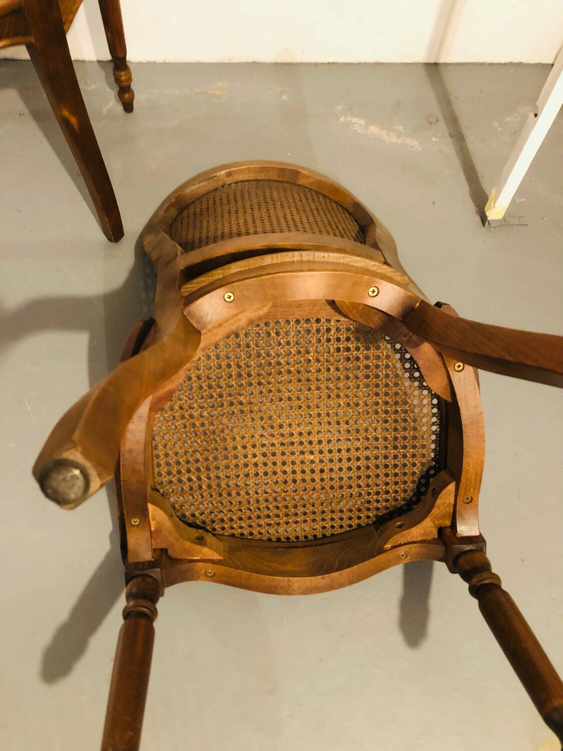 Set of 4 caned medallion chairs in Louis XVI style - Excellent condition - Oak