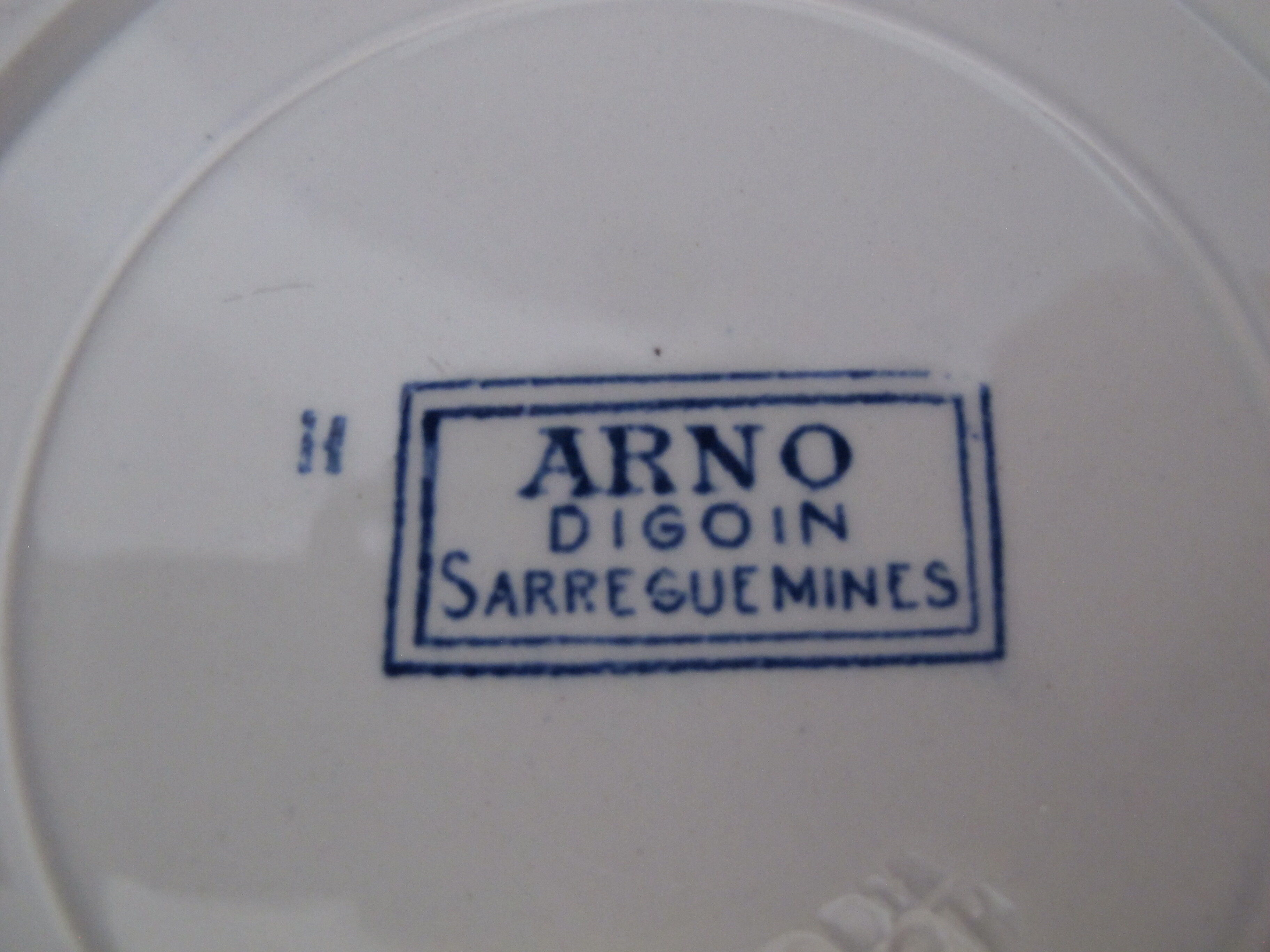 6 hollow plates in iron earth from Digoin Sarreguemines.