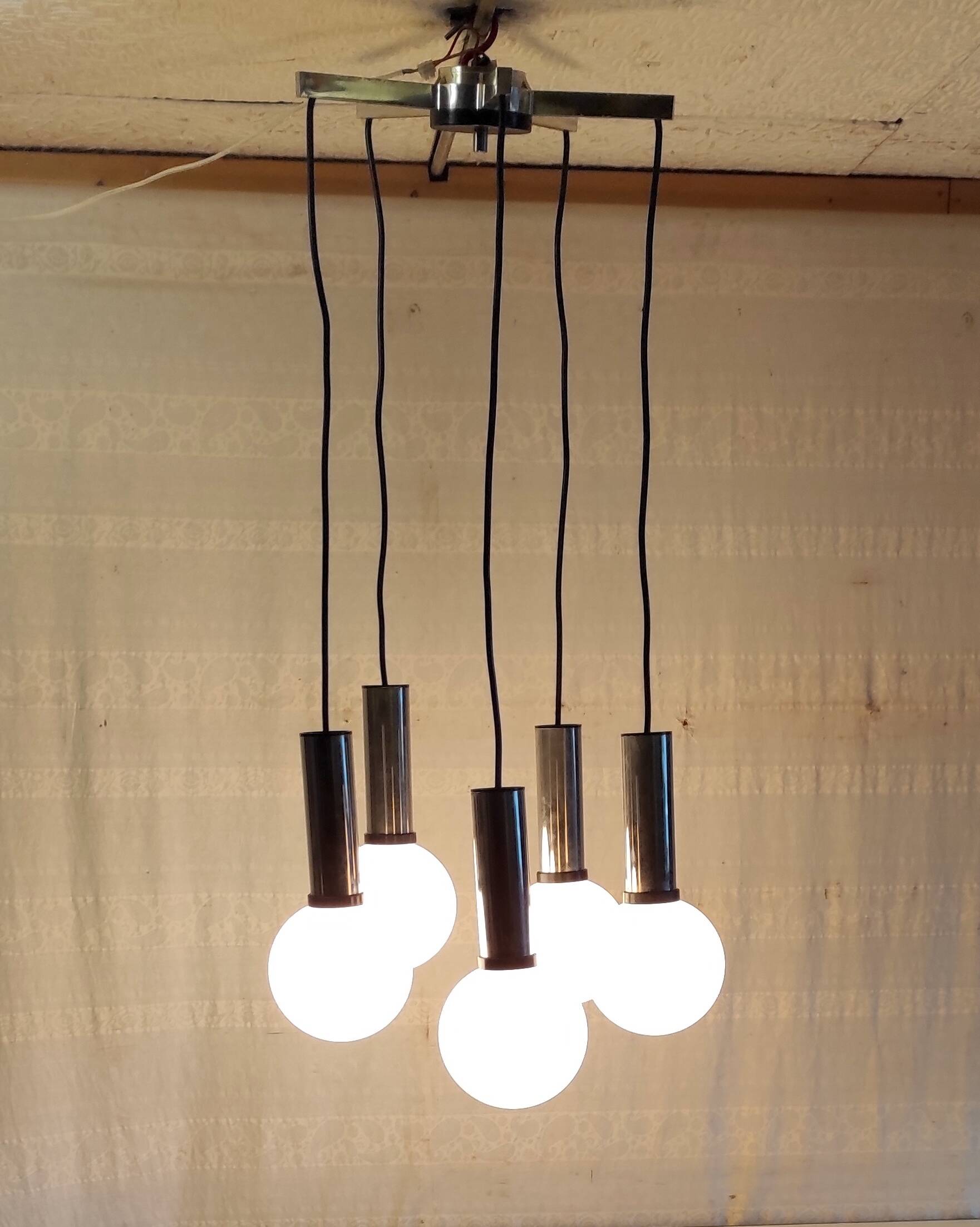 Cascade suspension with 5 chrome metal lights and opaline globes - 1970s