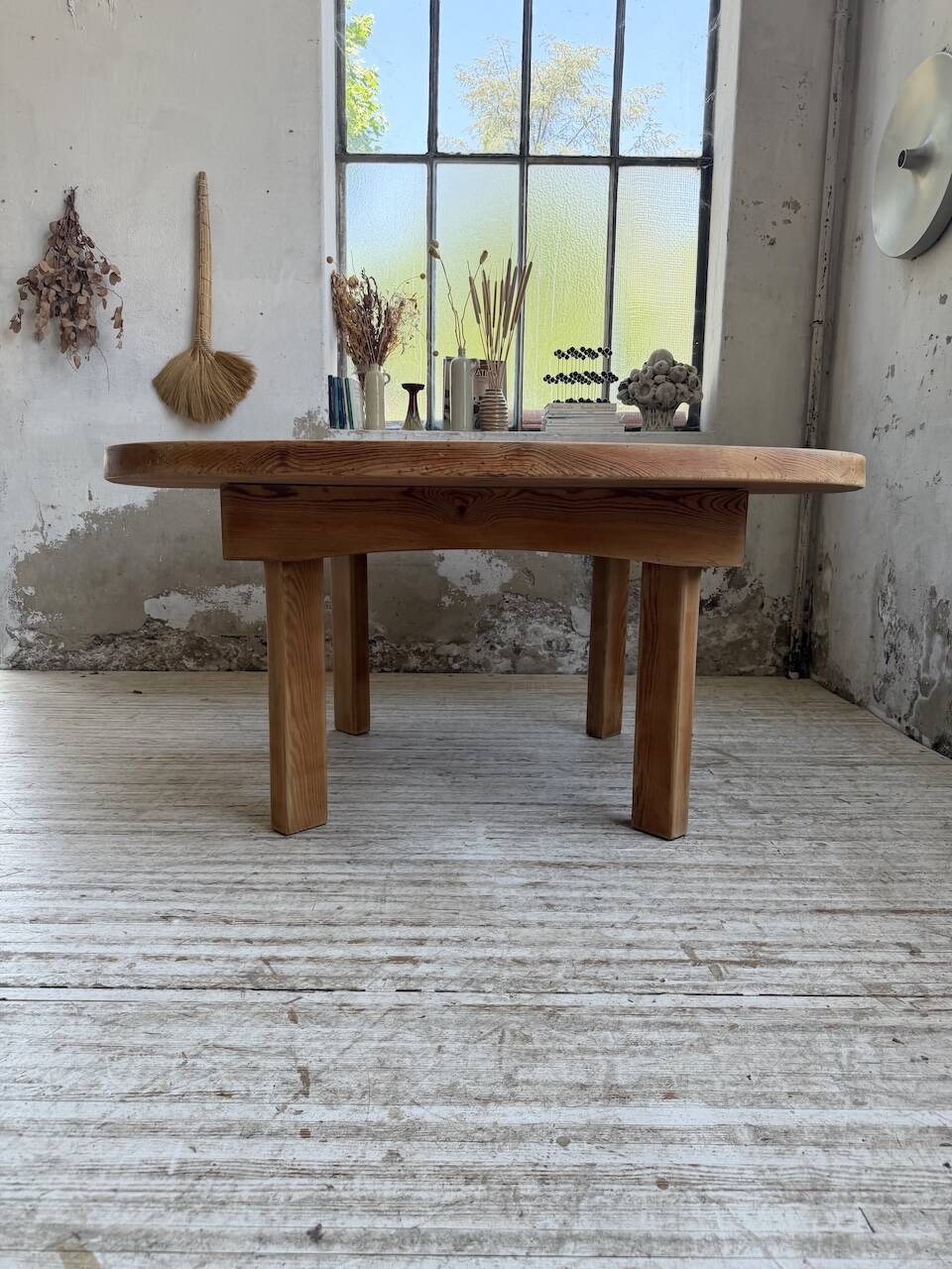 Round XL constructivist table