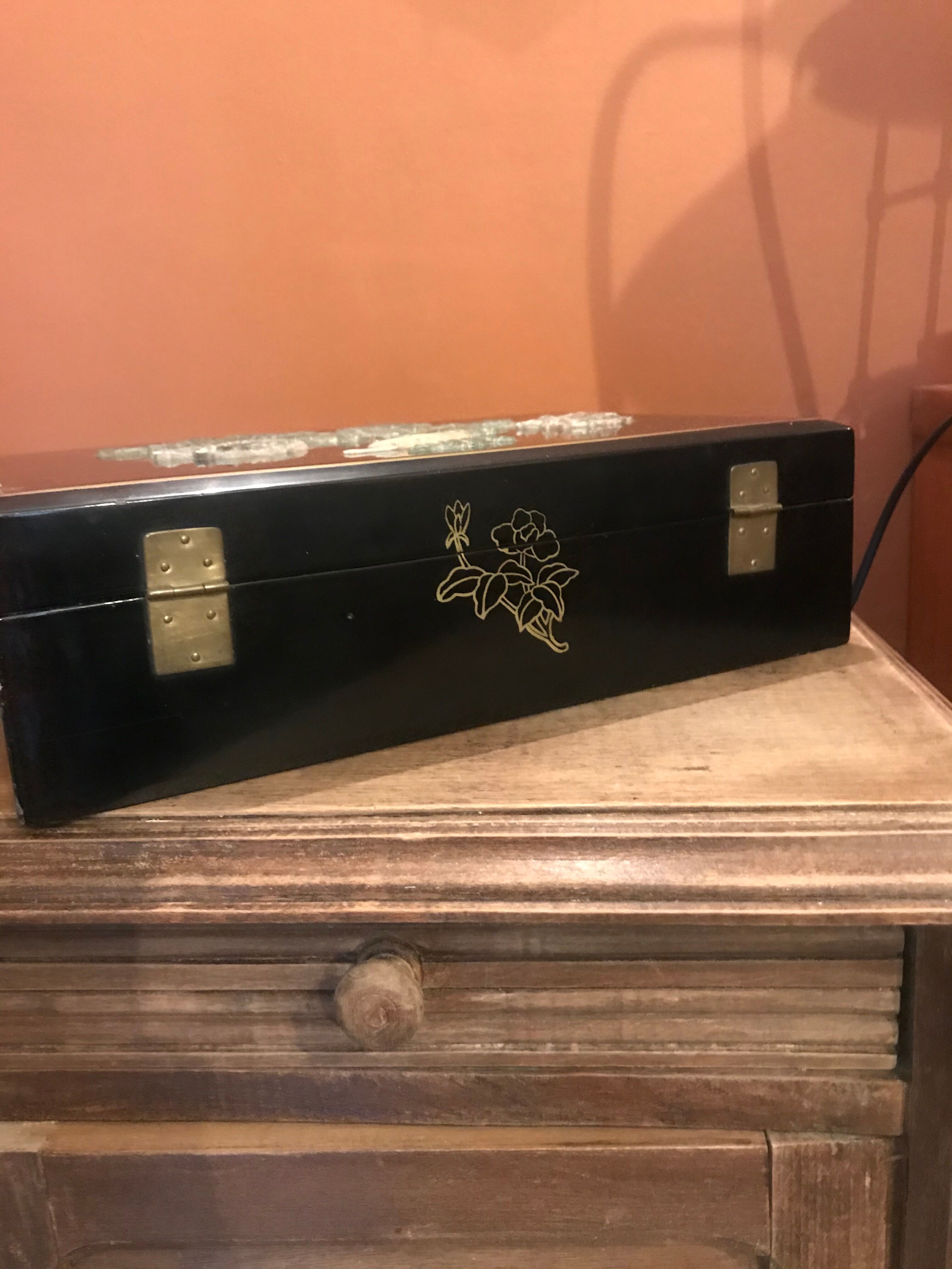 Jewelry box, hairscreas and hard stones