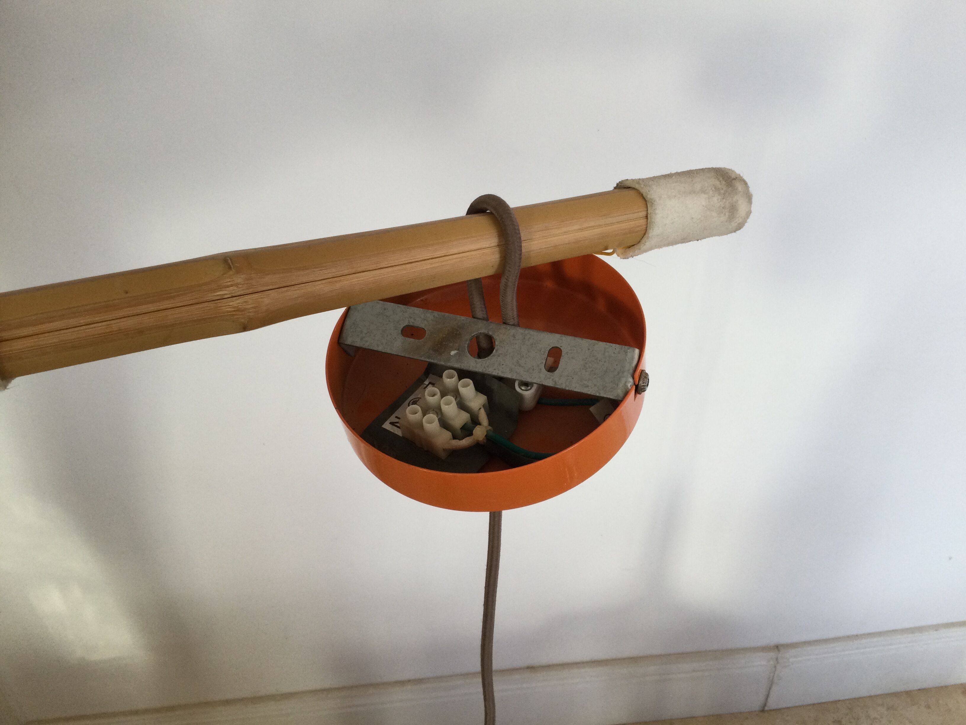 Suspension orange en métal années 70