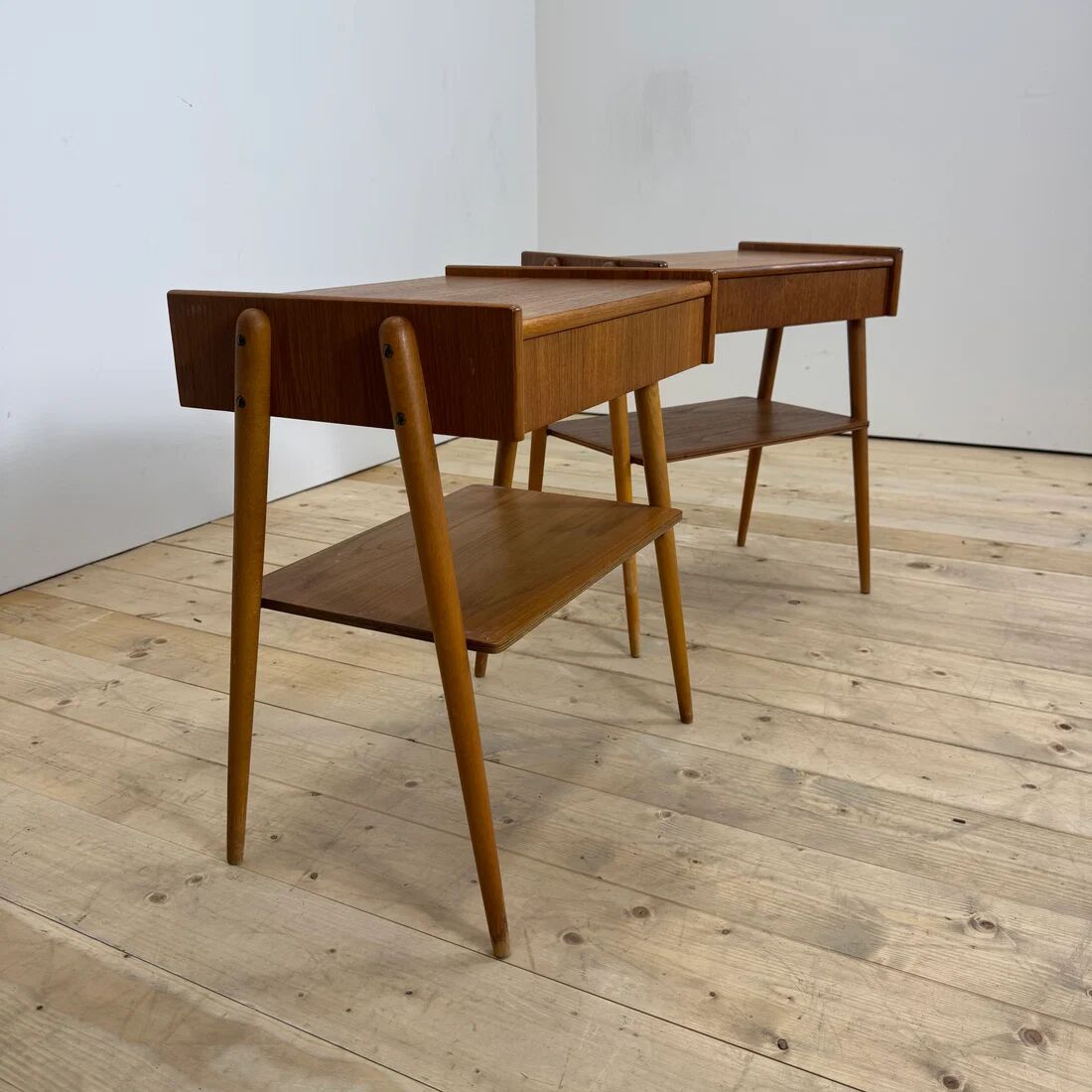 Paire de tables de chevet en teck par AB Carlström, 1960