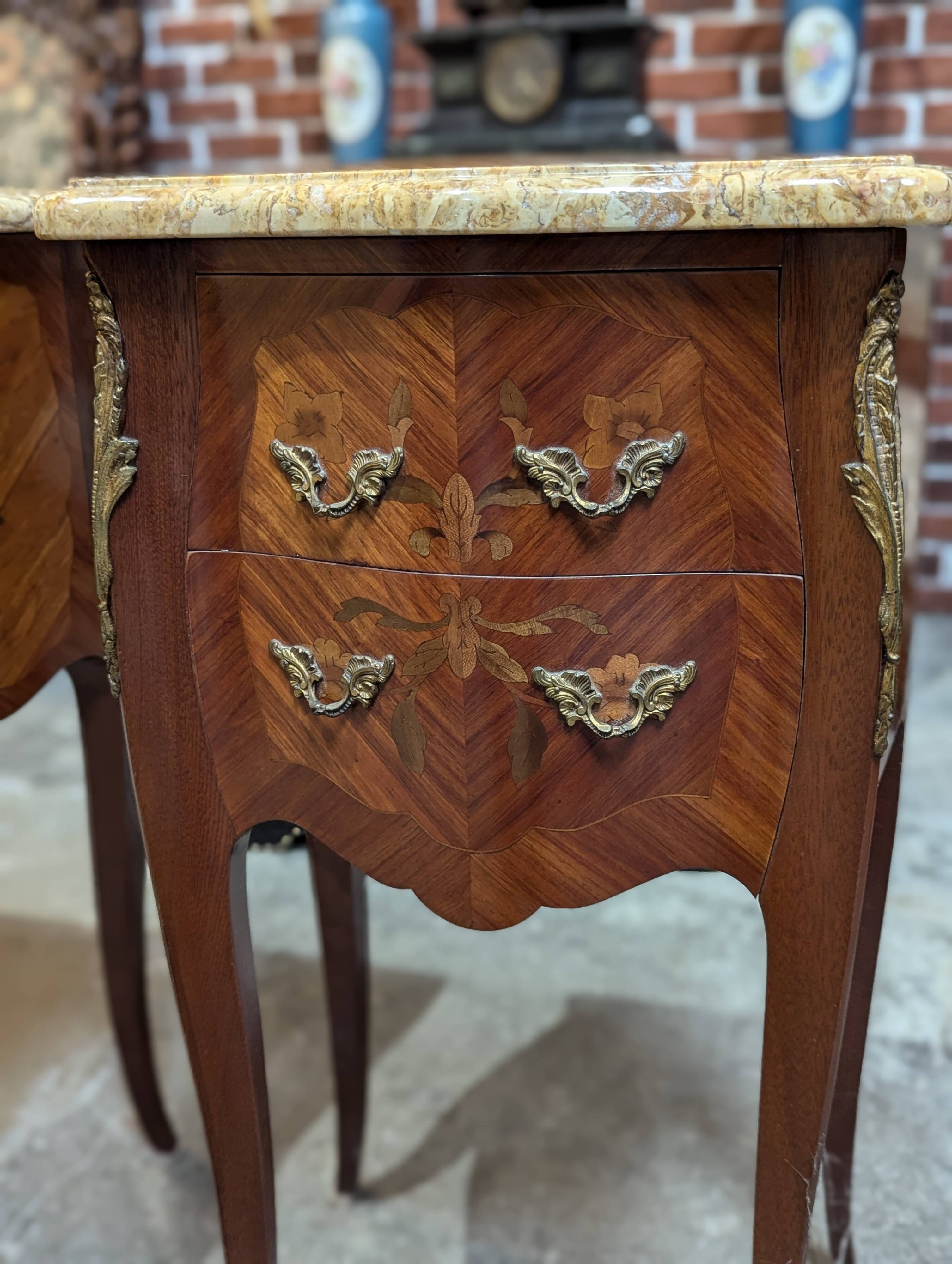 Paire chevets style louis XV
