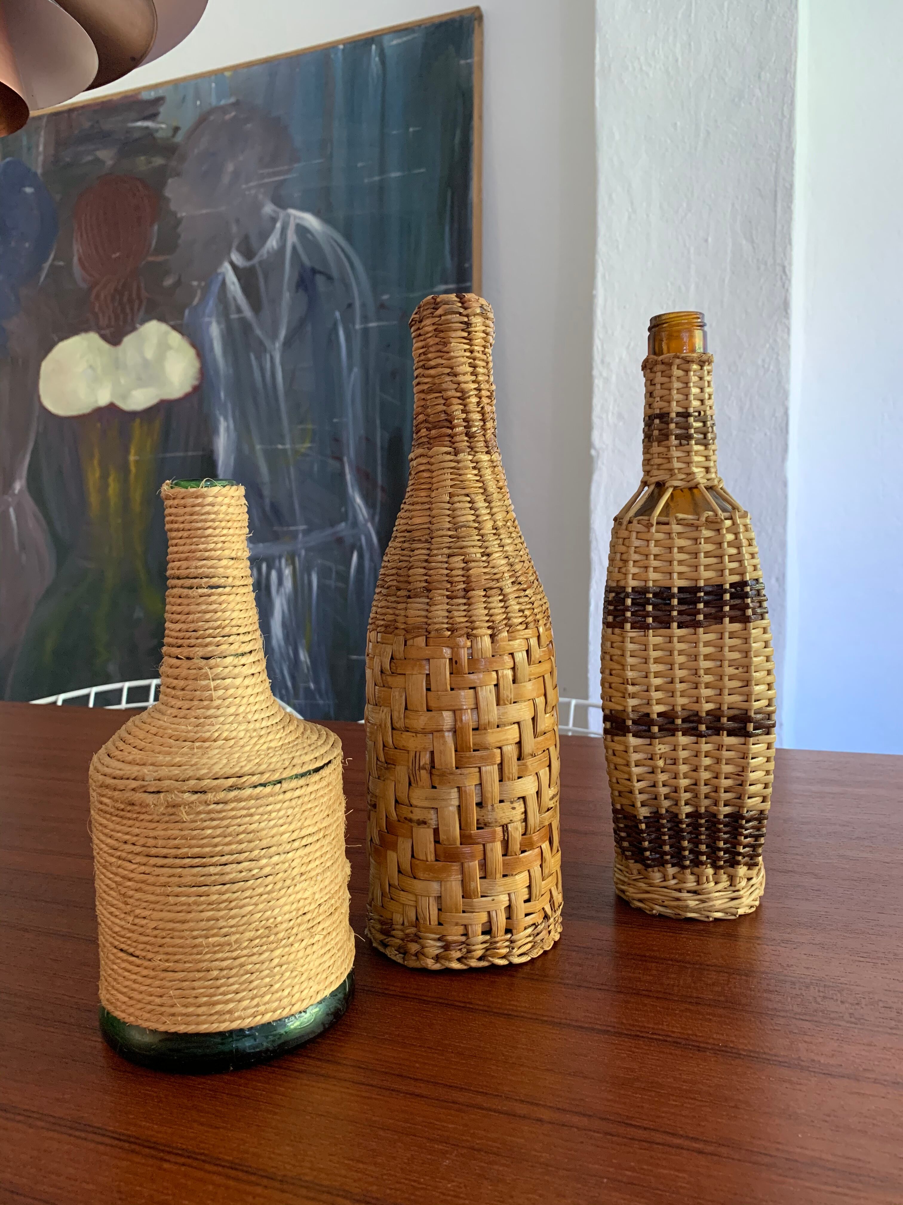 Trio de bouteilles vintage corde et osier