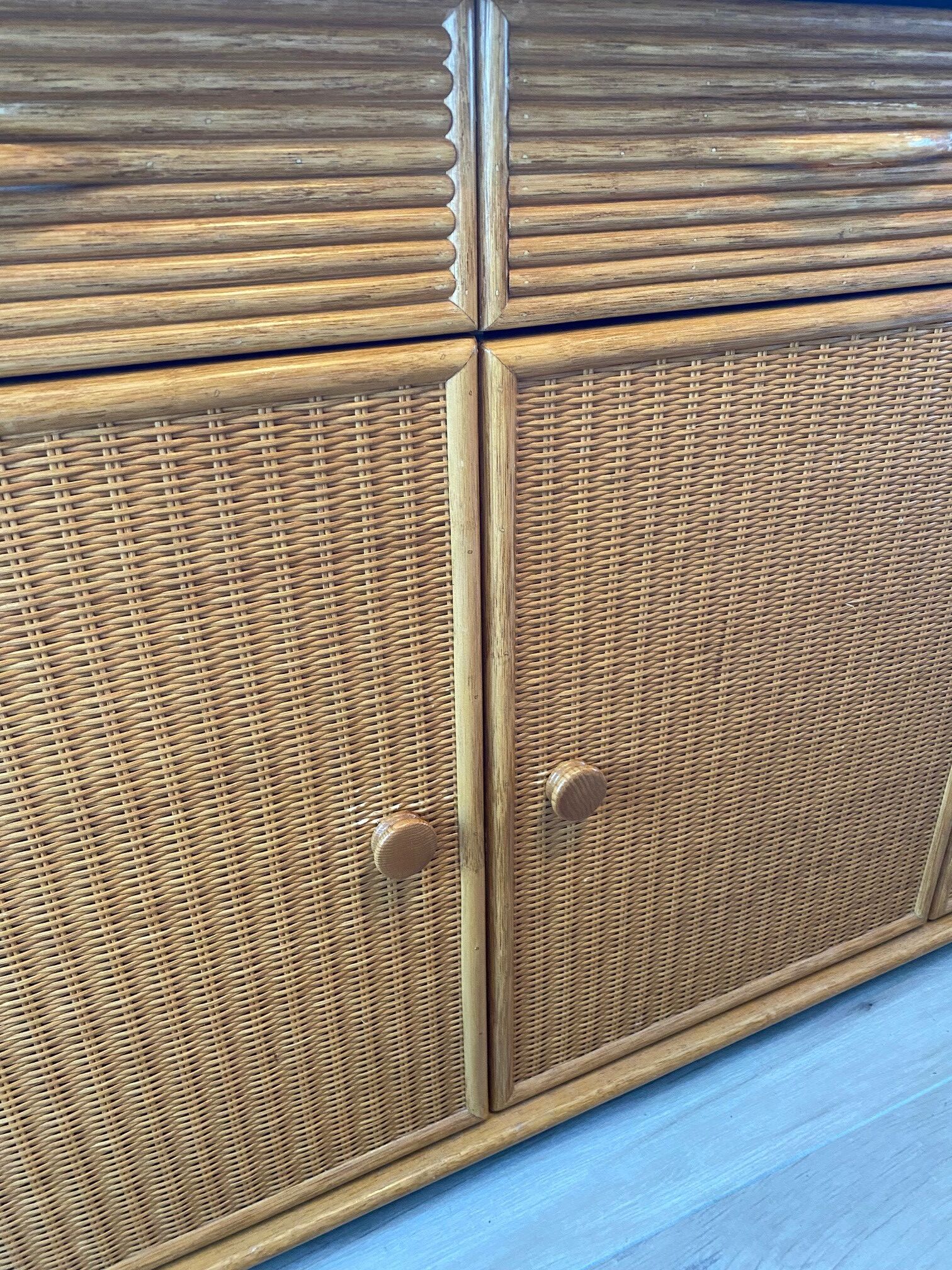 Enfilade en frêne et rotin