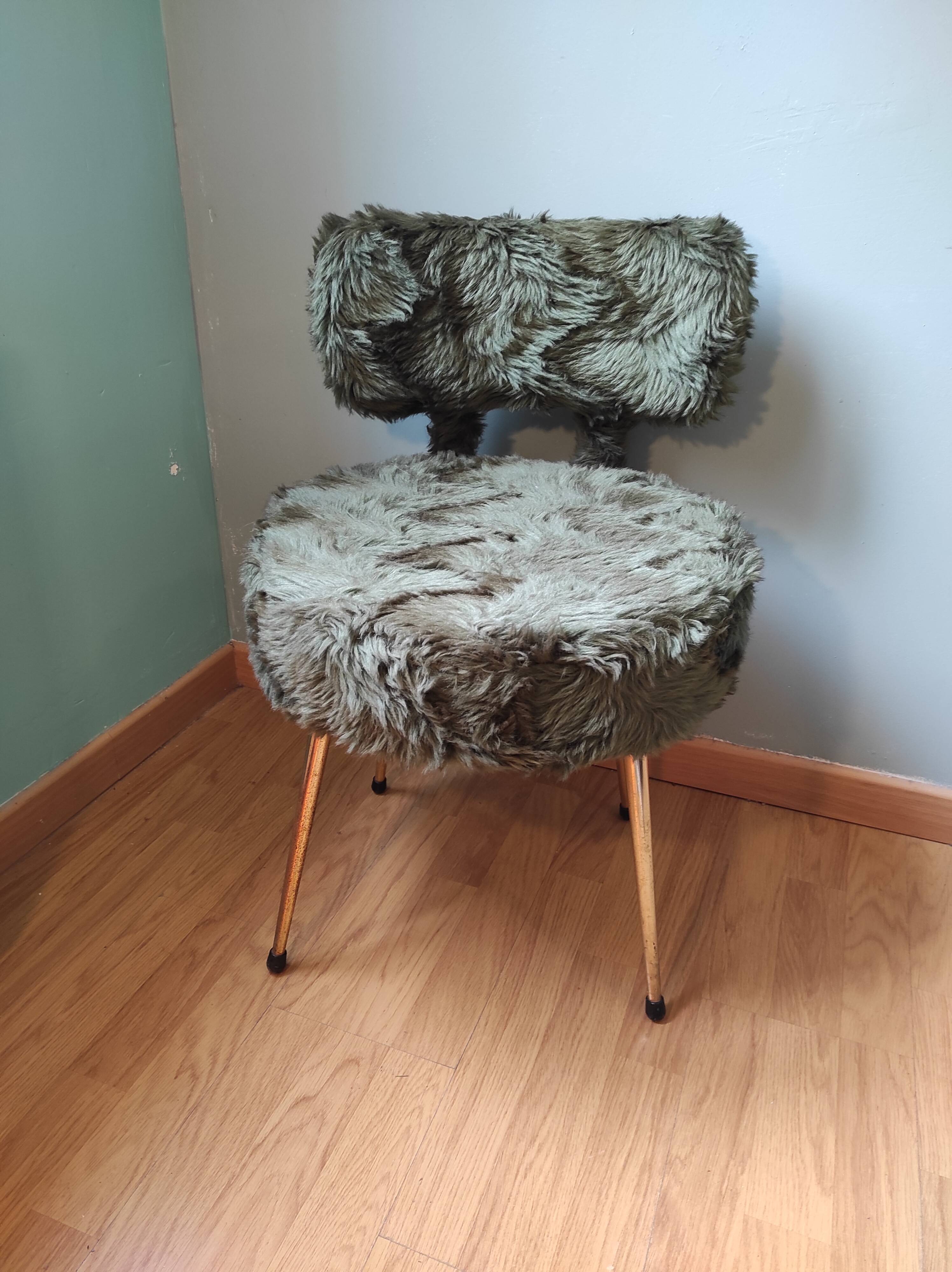 Green "moumoute" chair 1970 Pelfran