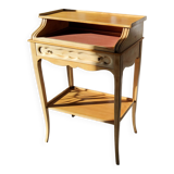 Writing table