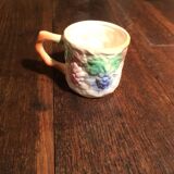 Lot and 4 cups and teapot in dabbling