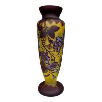 Multilayer glass vase etched with acid – Floral decoration in Art Nouveau style