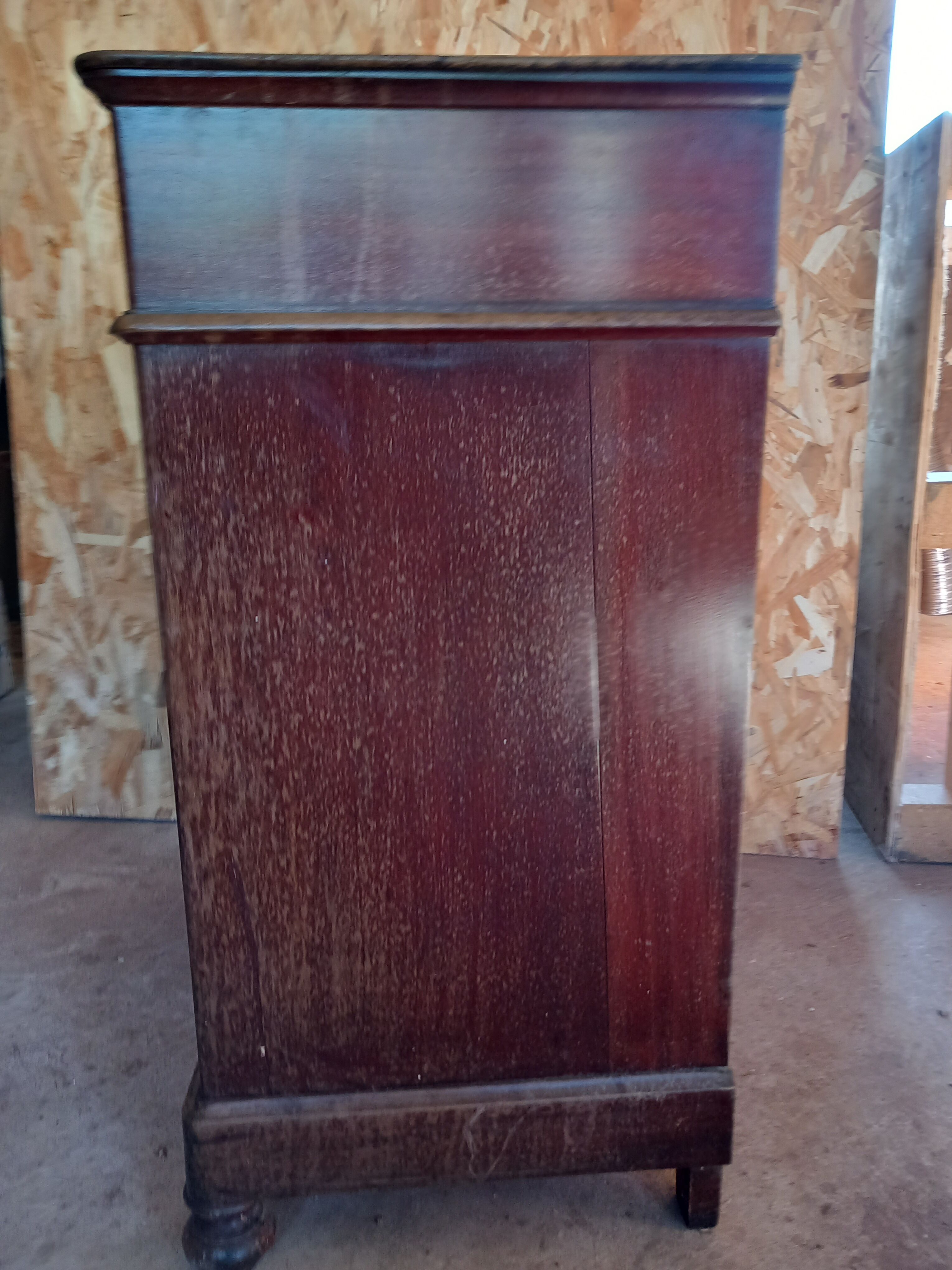 English Chest of Drawers