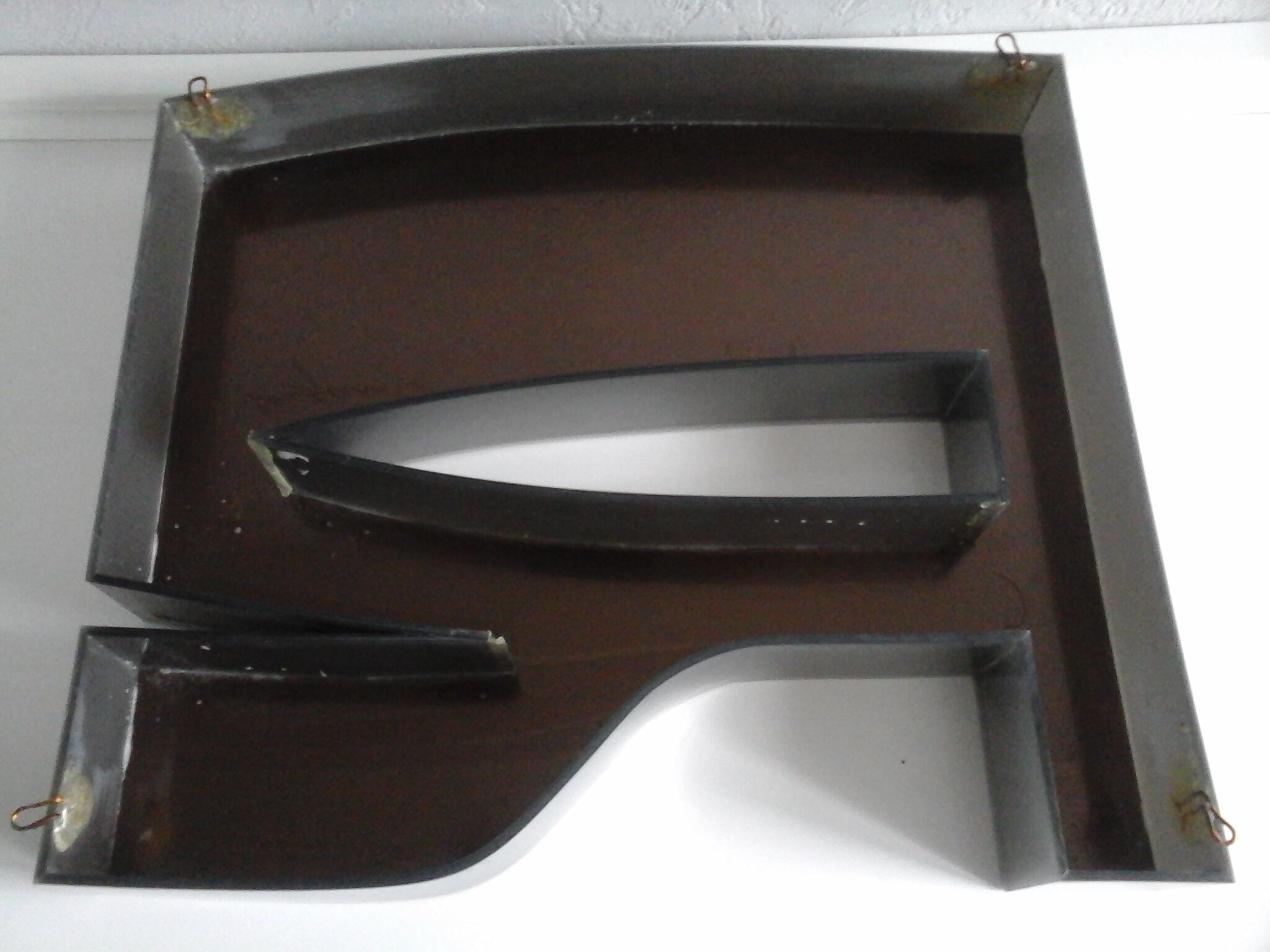 Vintage "R" sign letter