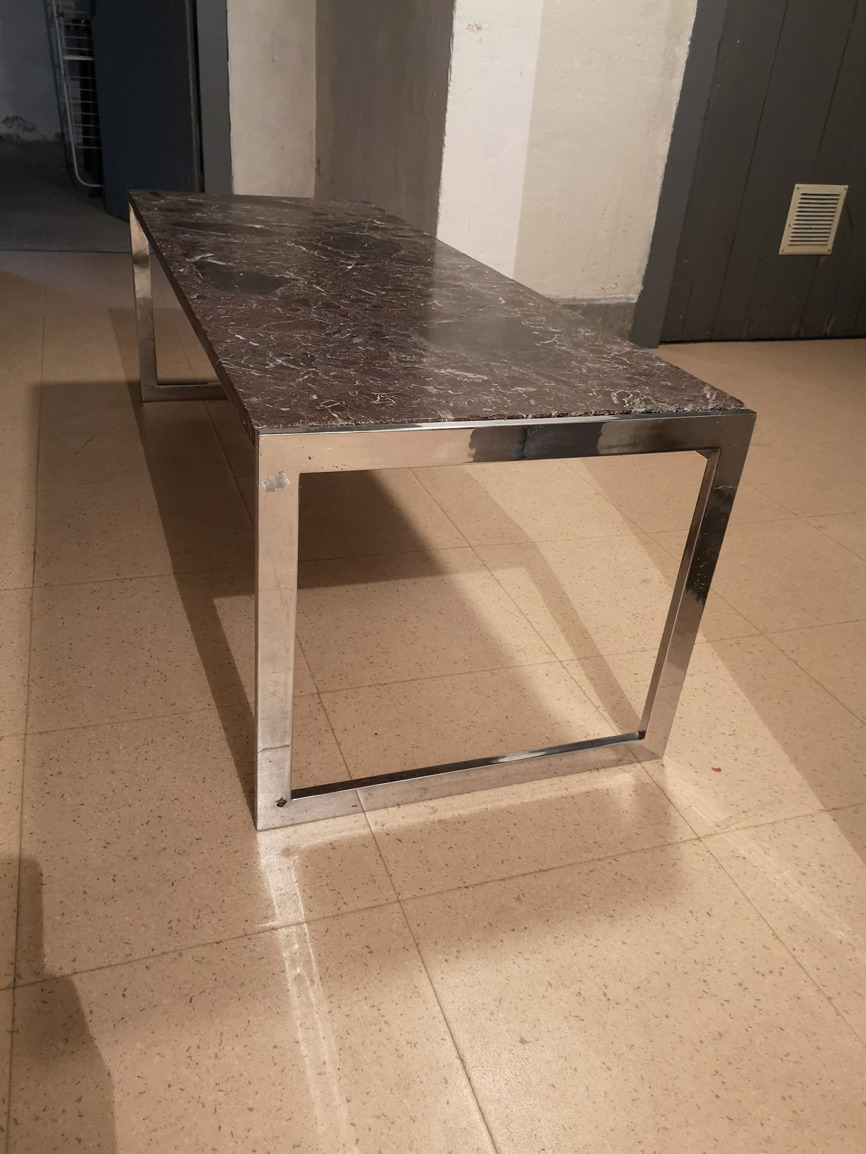 Marble low-plate coffee table