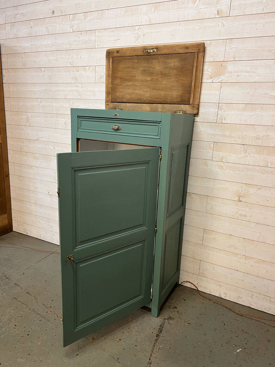 One-door buffet