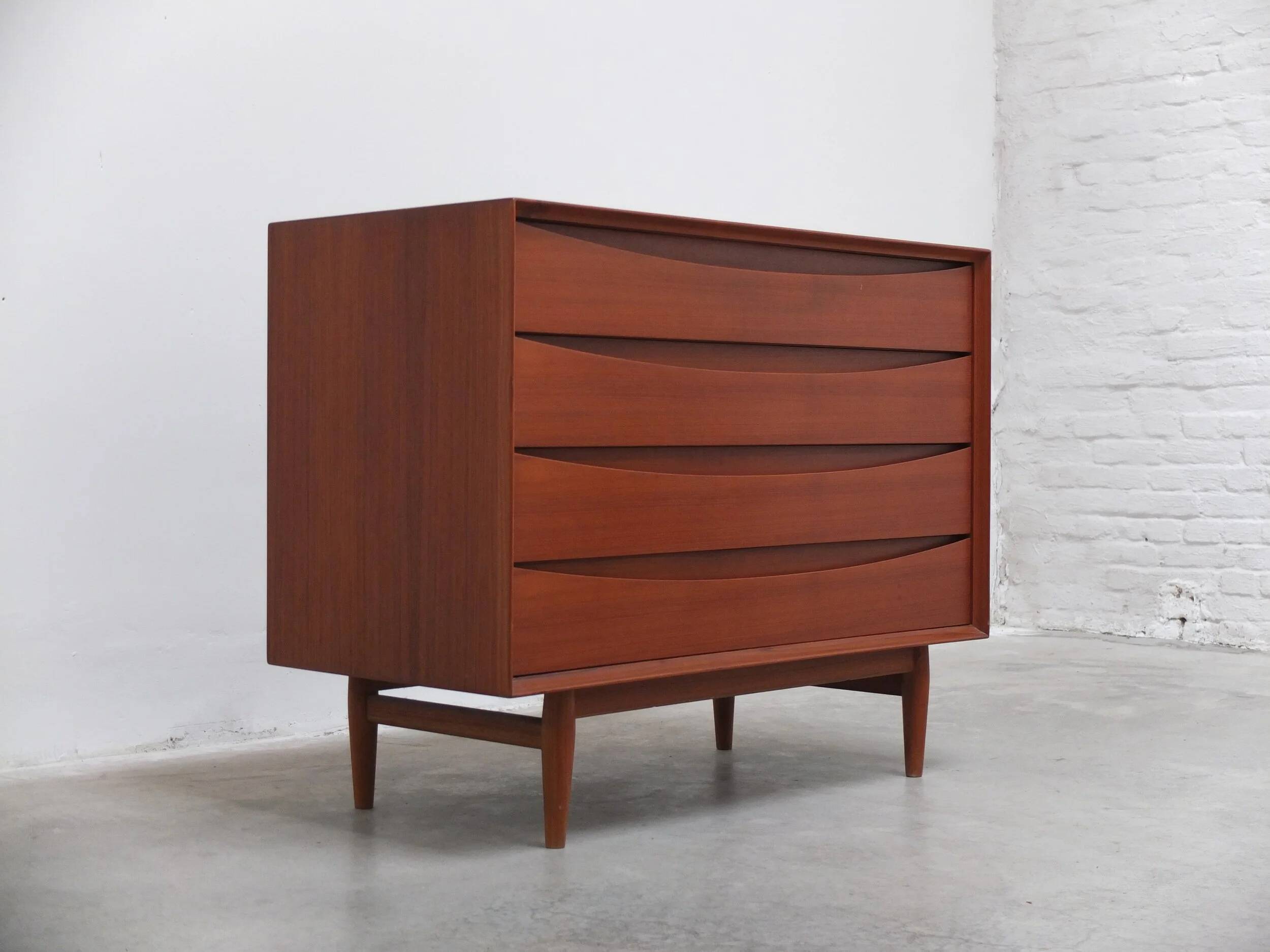 Freestanding chest of drawers in teak by Arne Vodder for Sibast, 1960s