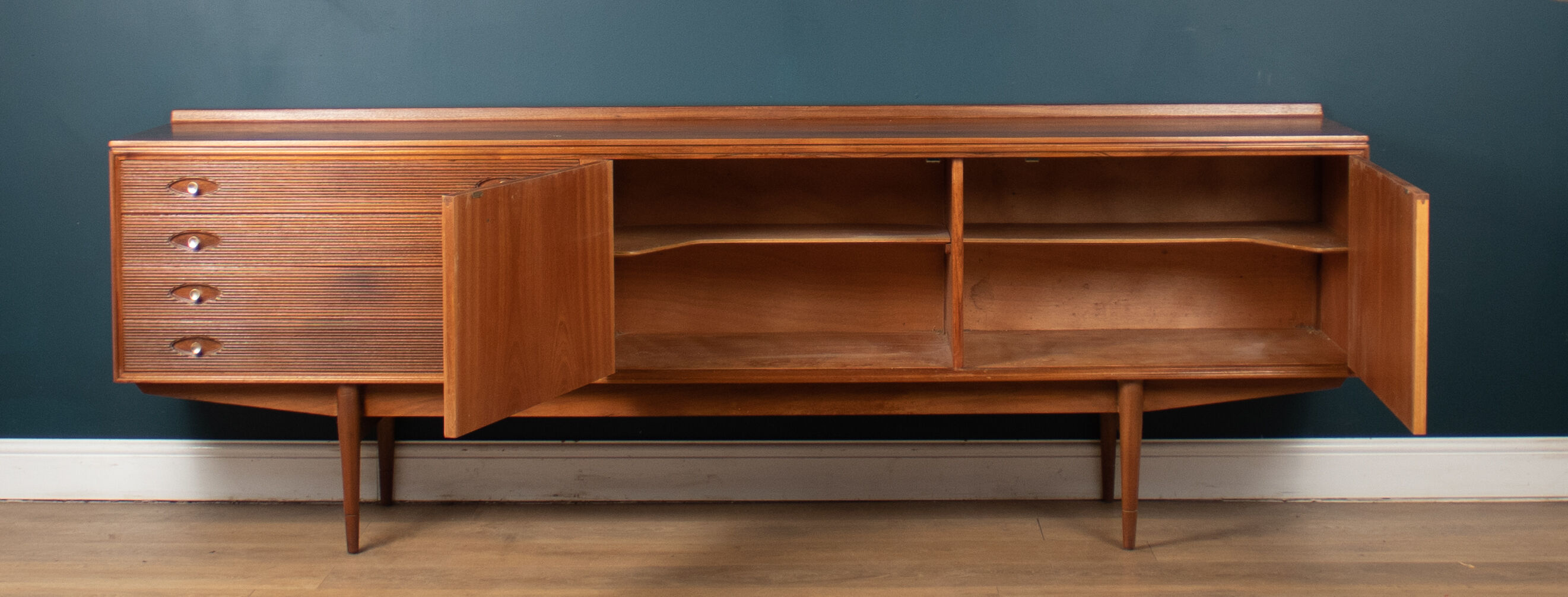 Enfilade ar Robert Heritage