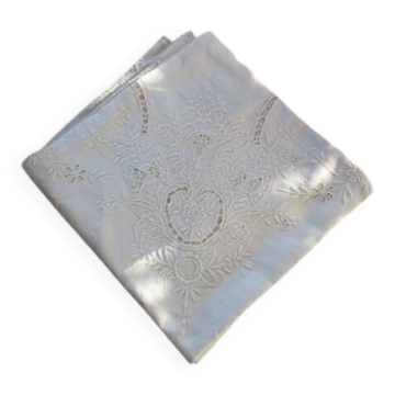 Nappe a thé ancienne brodée 120x120cm