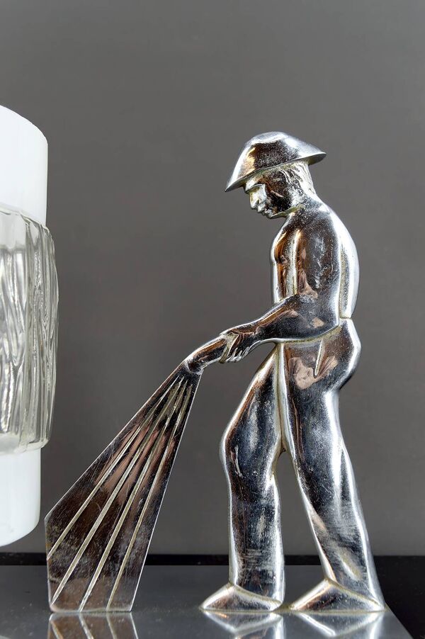 Rare Lampe en Bronze Chromé ''Soldat du Feu'' Art Déco, Pologne, 1950-60